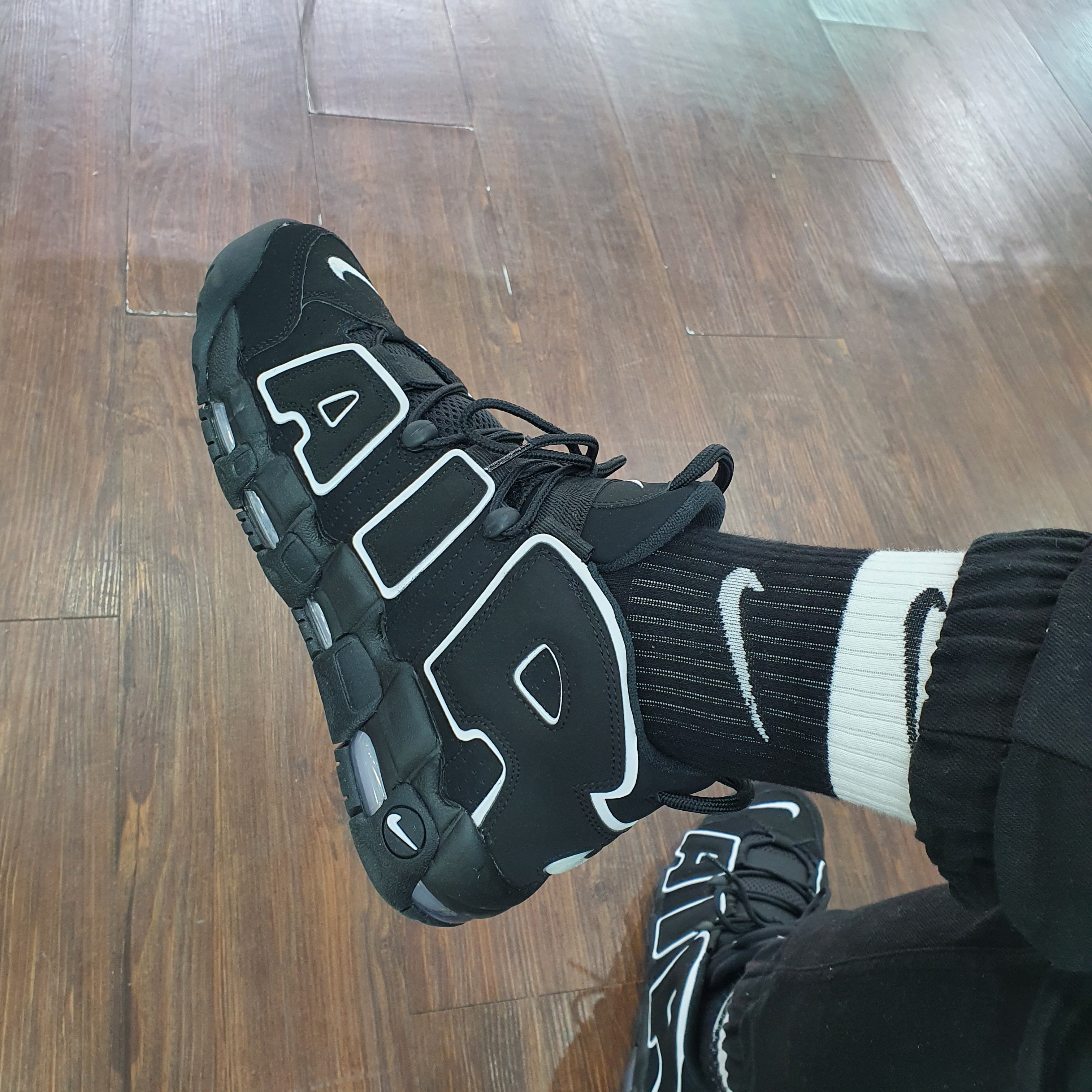 Nike Air More Uptempo Black White 2020 착용 스타일