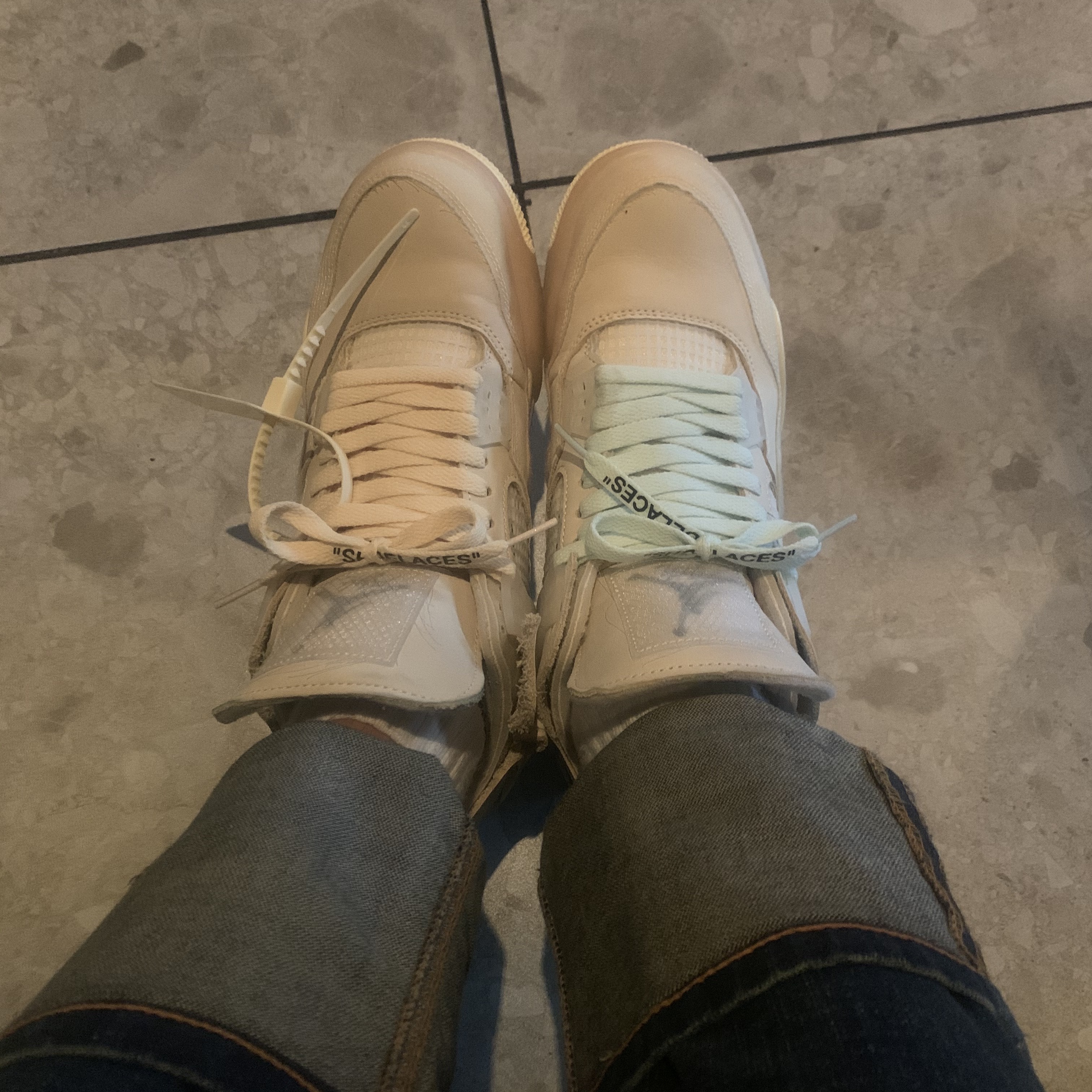 (W) Jordan 4 x Off-White Retro SP Sail 착용 스타일