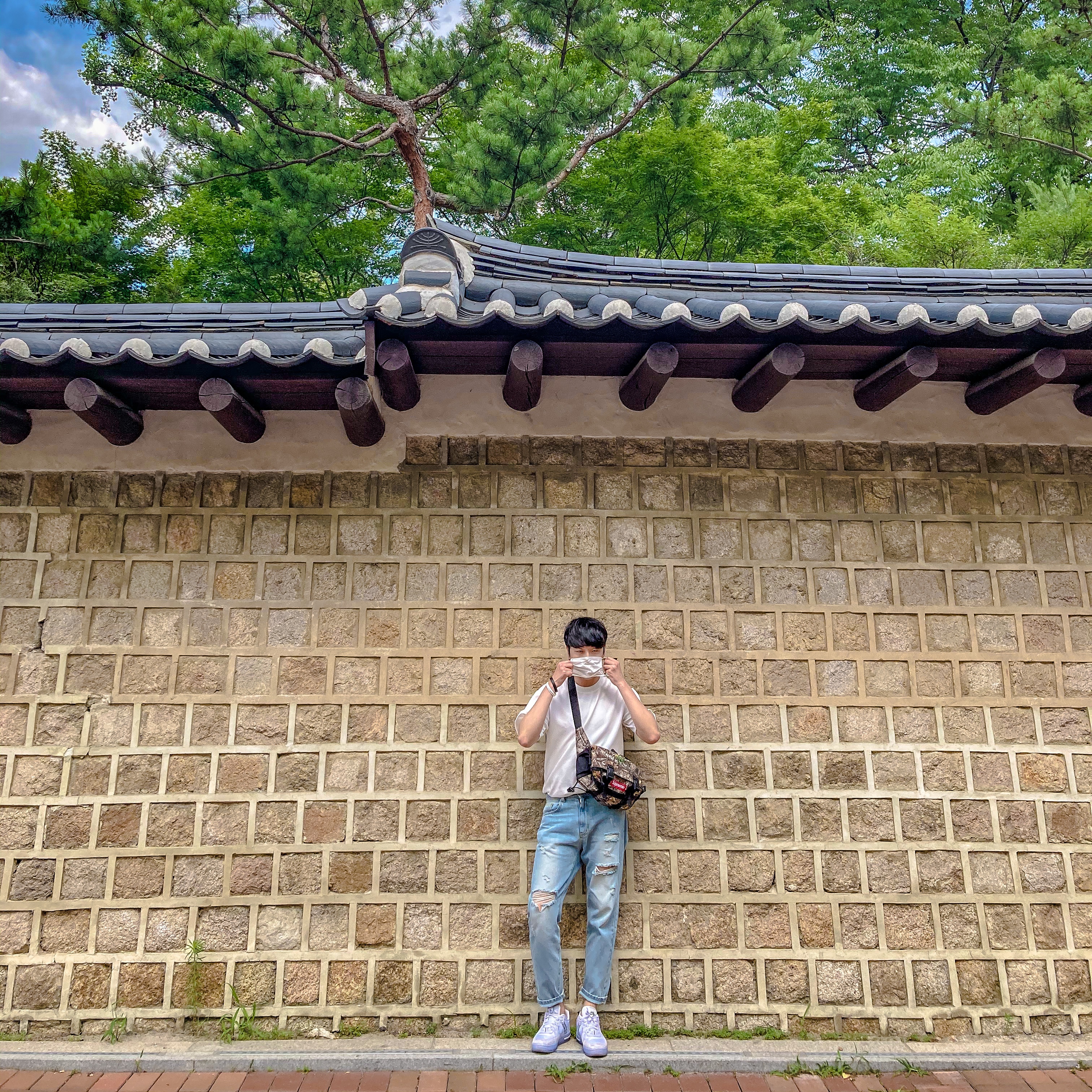 Nike Air Force 1 React White Light Bone, Supreme Waist Bag Real Tree Camo - 19FW 착용 스타일 - 1