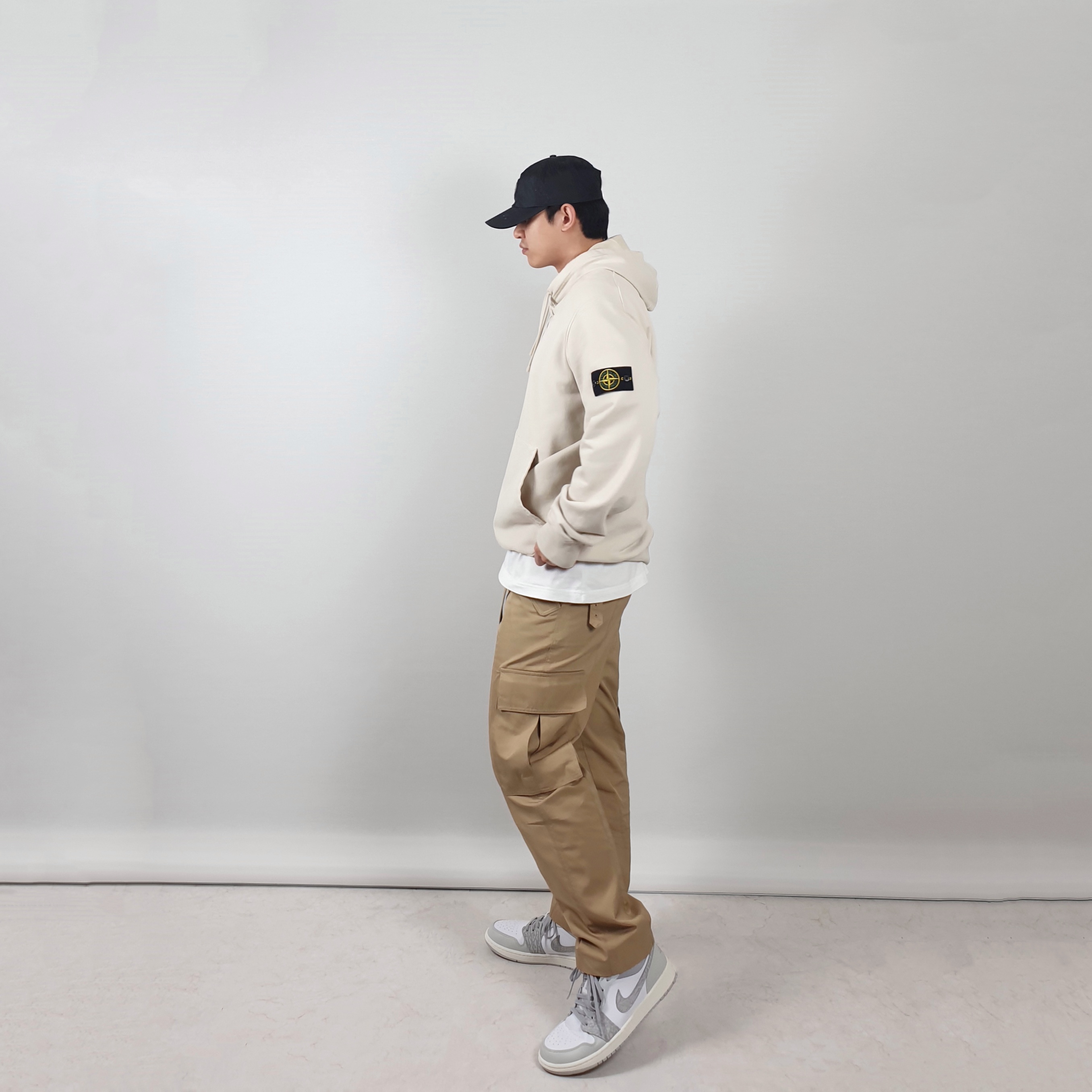 Supreme x Stone Island Painted Camo Nylon 6-Panel Black - 20FW, Jordan 1 Low PRM Elephant Print 착용 스타일 - 1