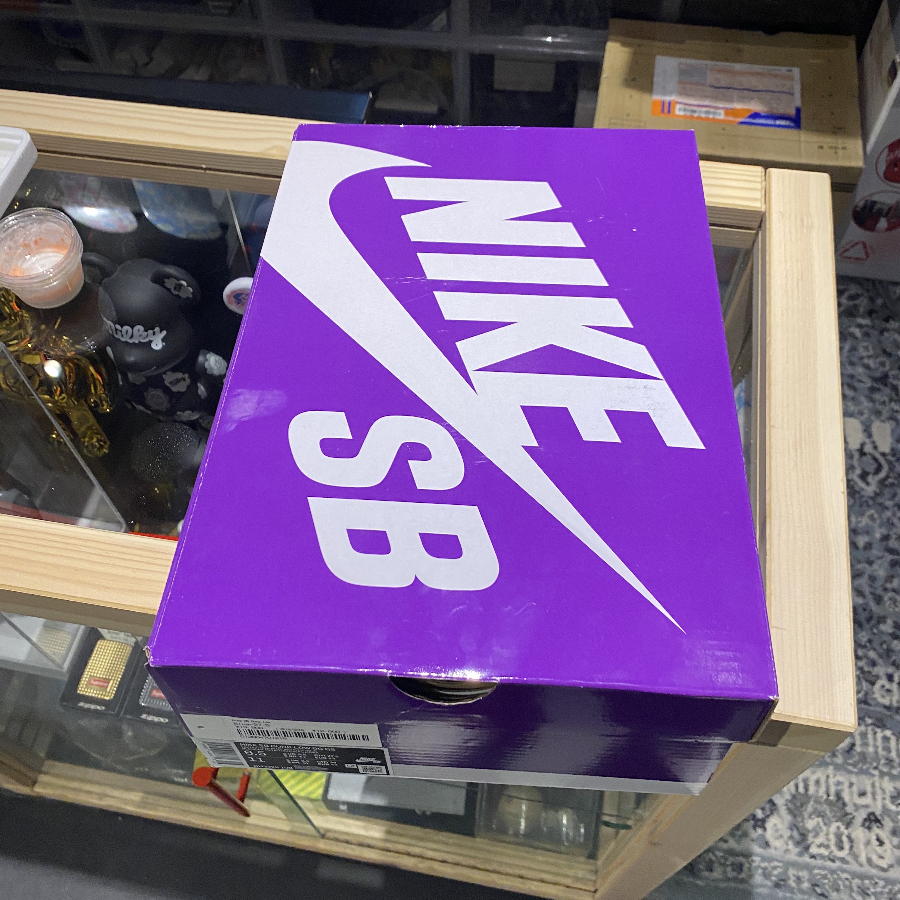 Nike x Supreme SB Dunk Low Hyper Blue 착용 스타일 - 2