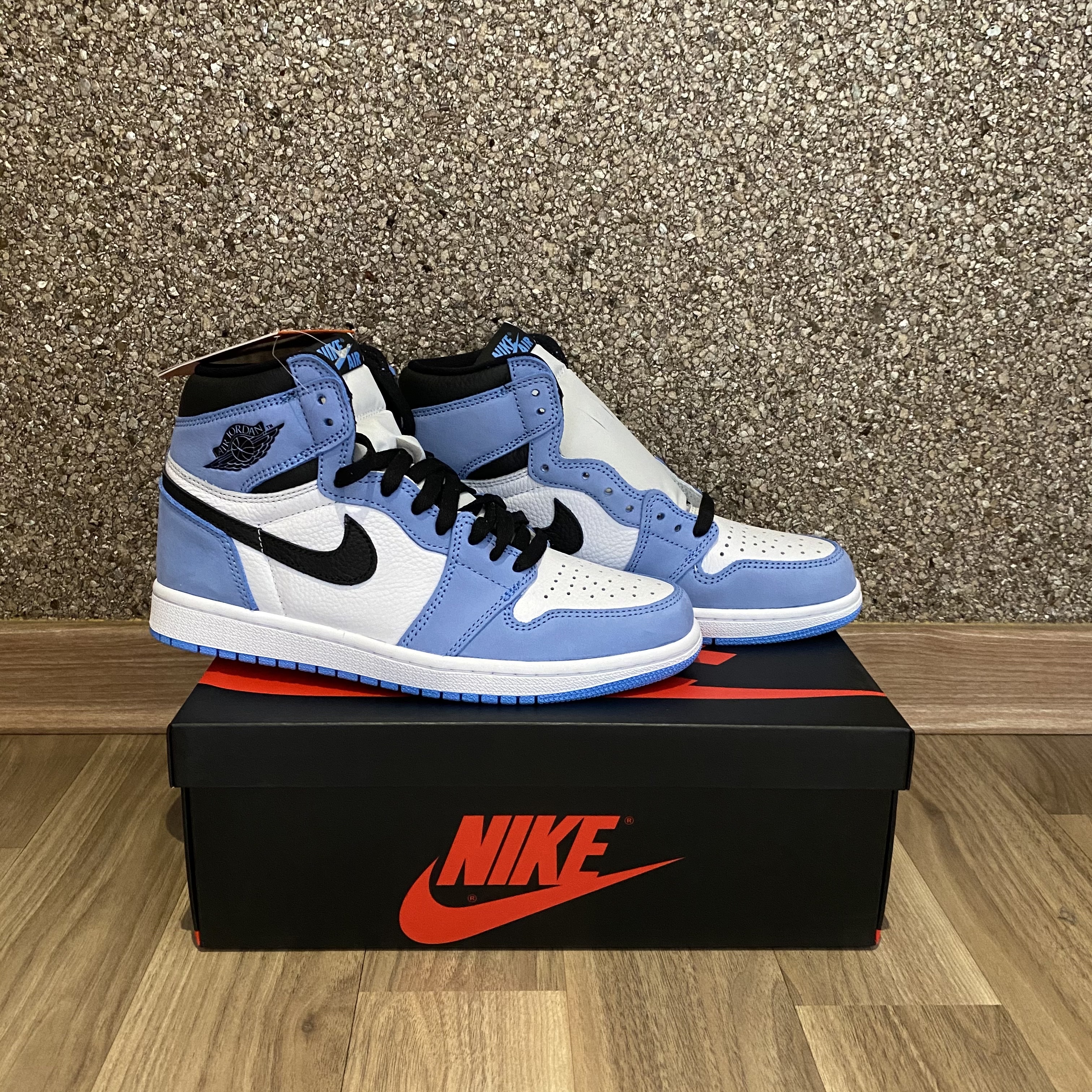 Jordan 1 Retro High OG University Blue 착용 스타일