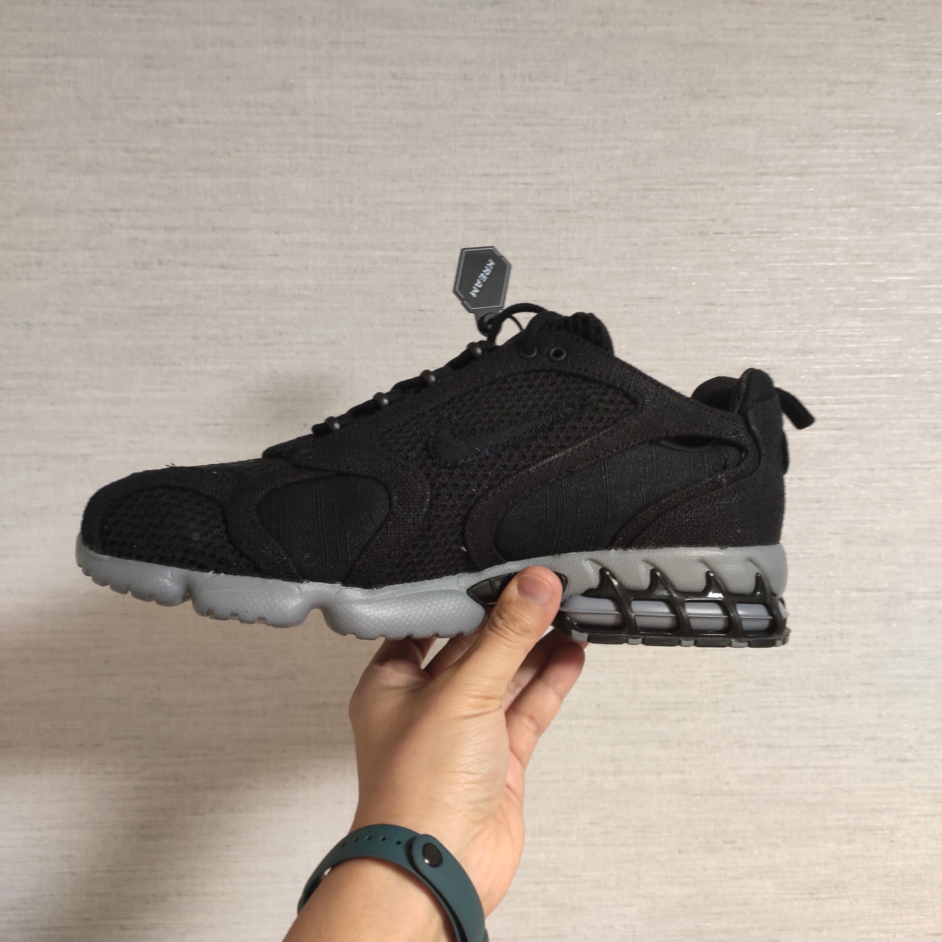 Nike x Stussy Air Zoom Spiridon Cage 2 Black 착용 스타일 - 2