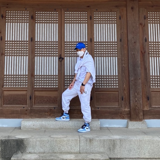 Jordan 1 Retro High OG University Blue 착용 스타일