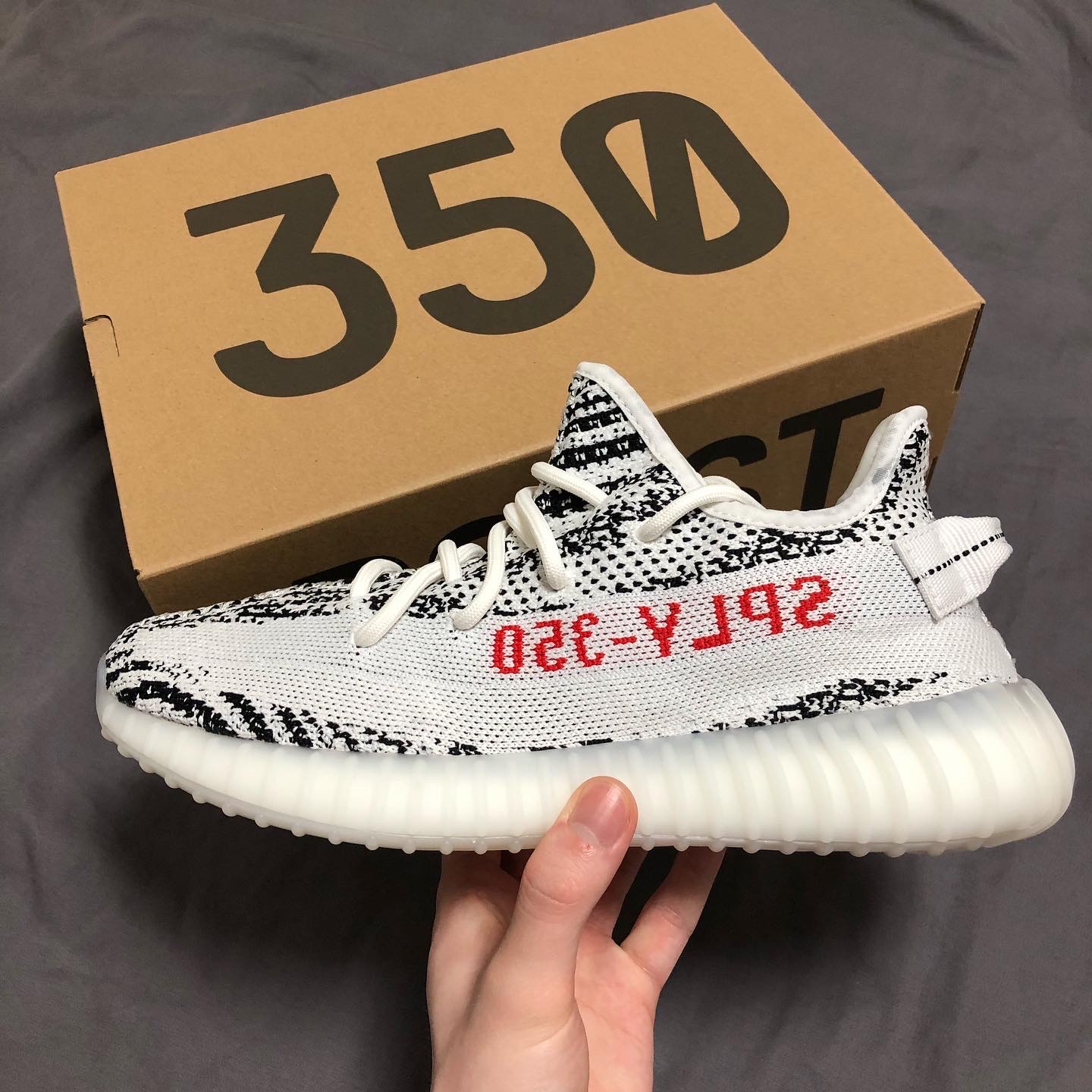 Adidas Yeezy Boost 350 V2 Zebra 2017/2019/2020 착용 스타일 - 1