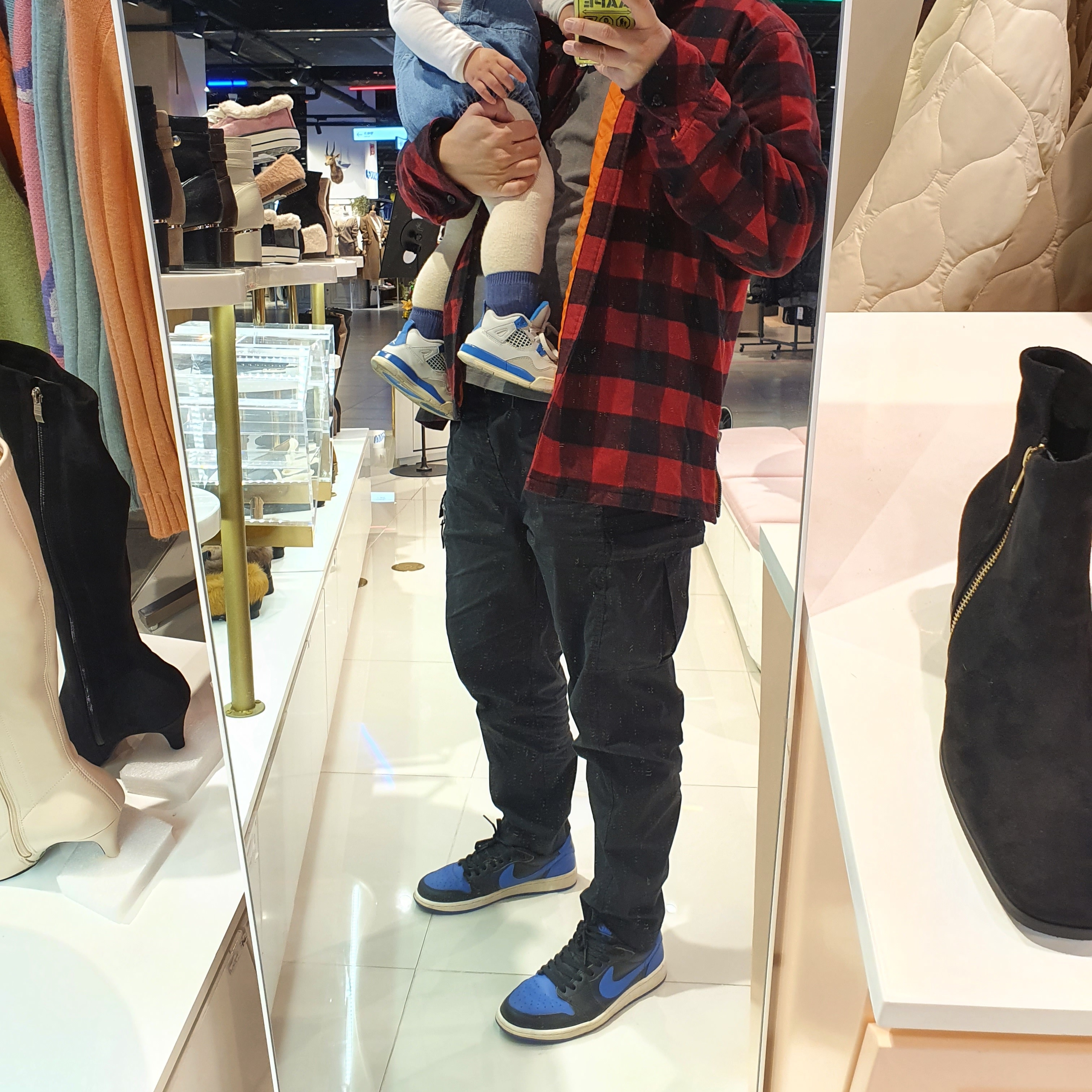 Jordan 1 Retro Low OG Royal 2015, Jordan 4 Retro Military Blue 2006 착용 스타일 - 1