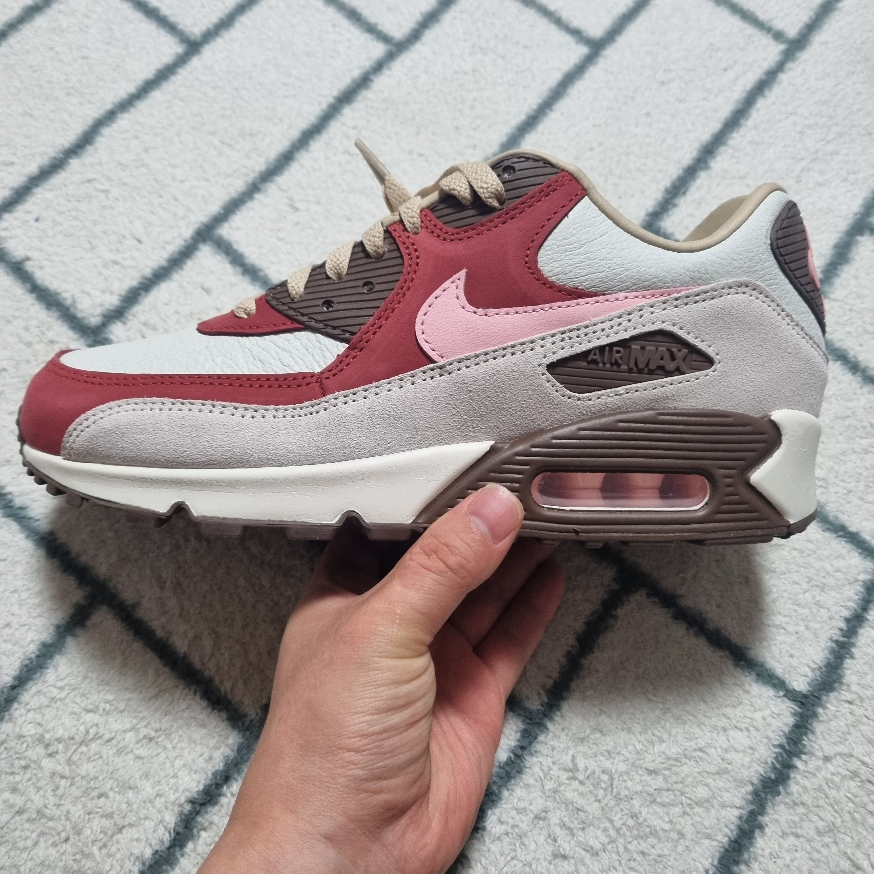 Nike Air Max 90 NRG Bacon 착용 스타일 - 2