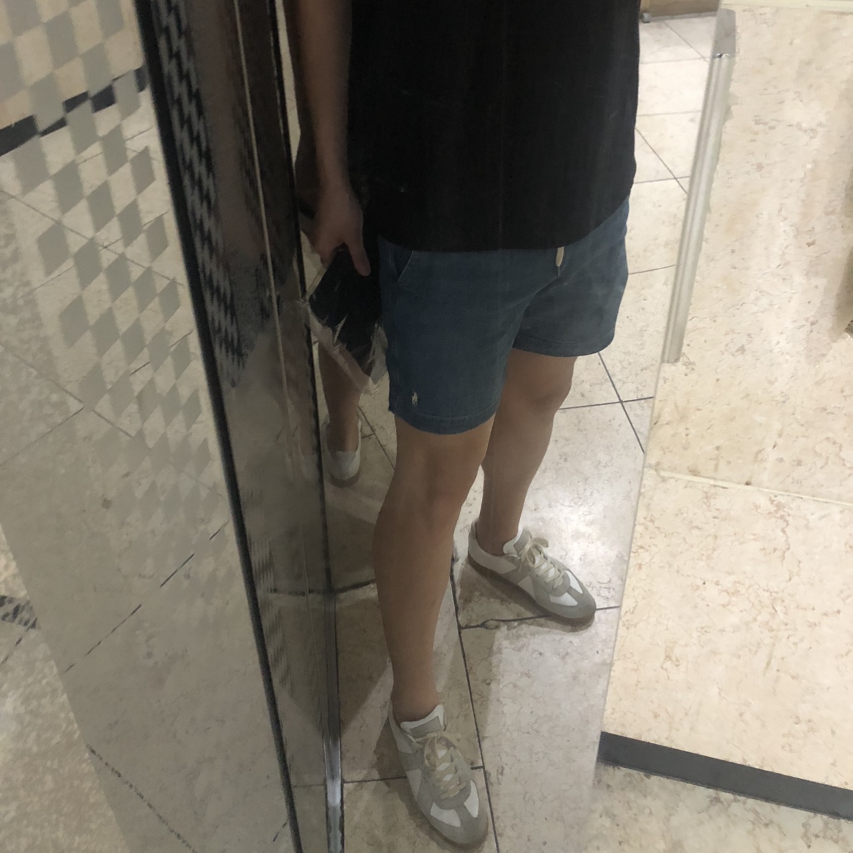 Maison Margiela Calfskin Replica Sneakers, Supreme Cross Box Logo T-Shirt Black - 20FW 착용 스타일