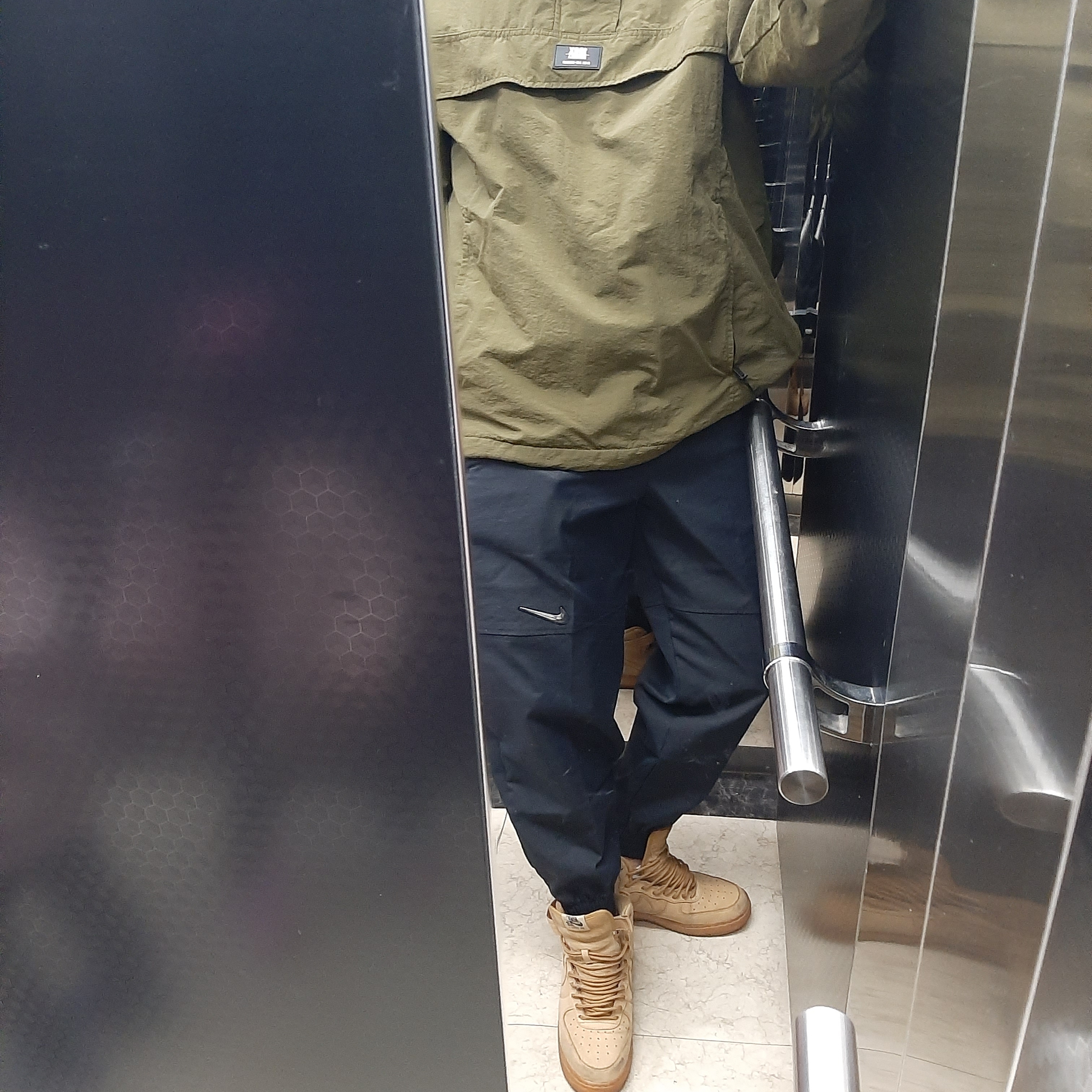 Nike Air Force 1 High Flax 착용 스타일