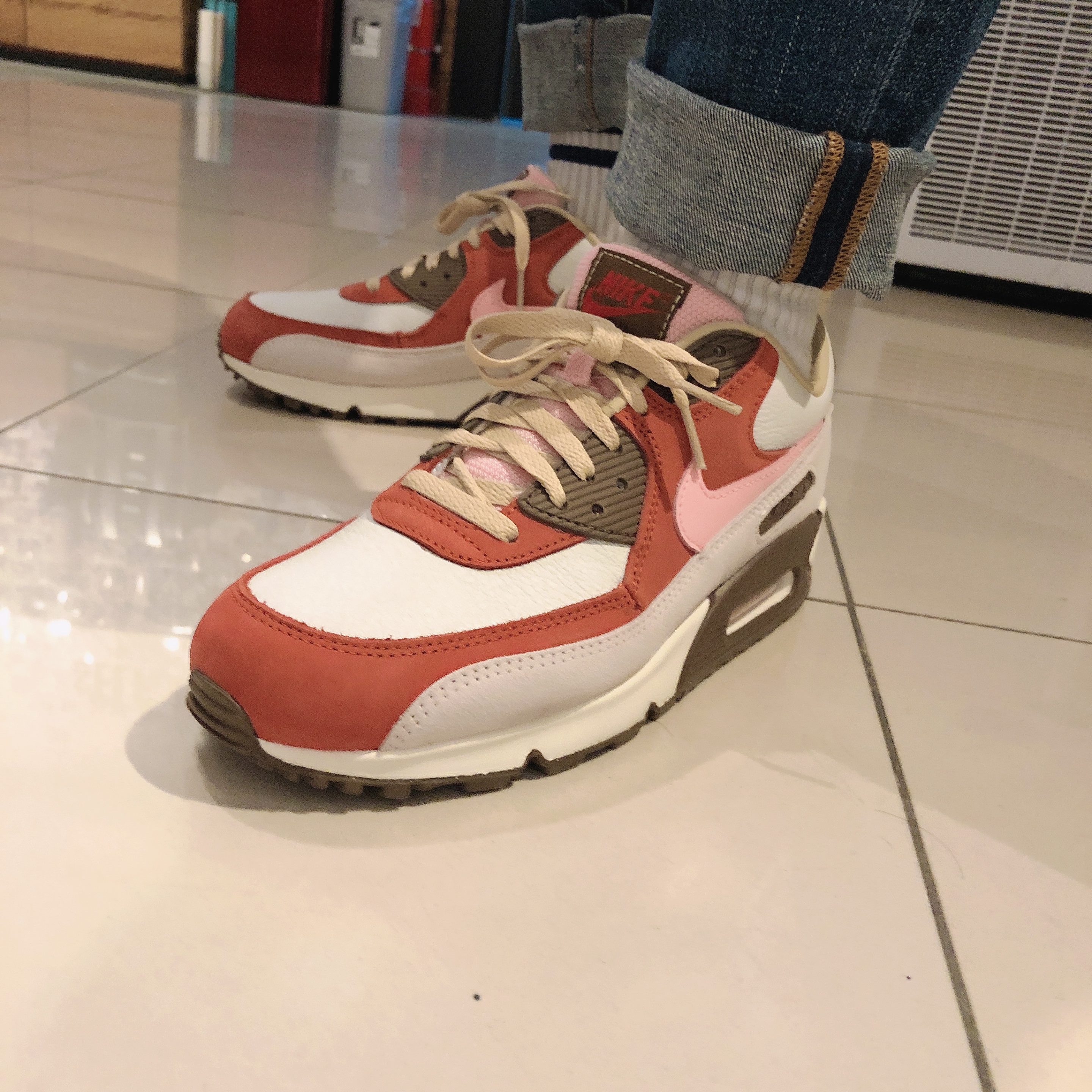 Nike Air Max 90 NRG Bacon 착용 스타일 - 1