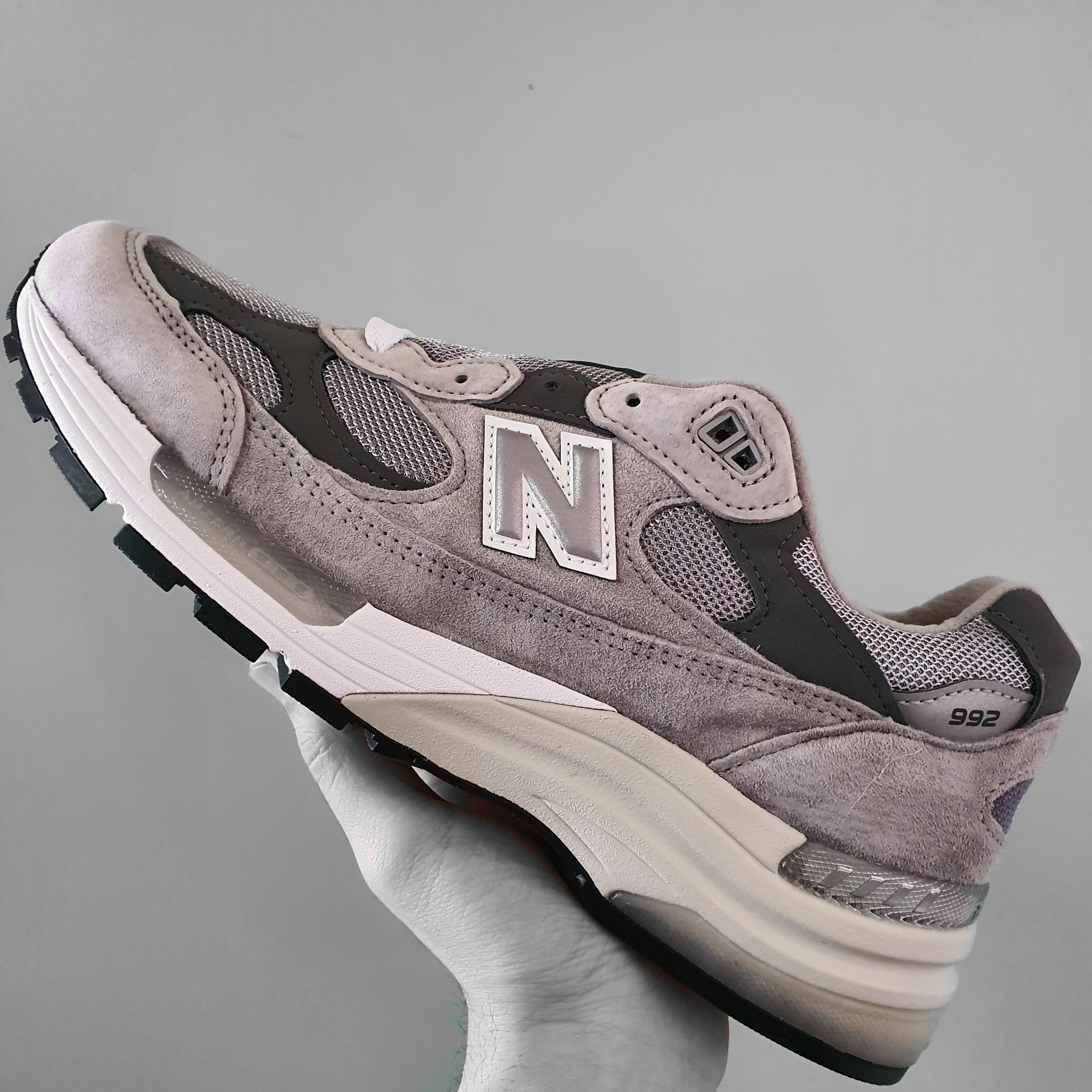 New Balance 992 Made in USA Grey - D Standard 착용 스타일