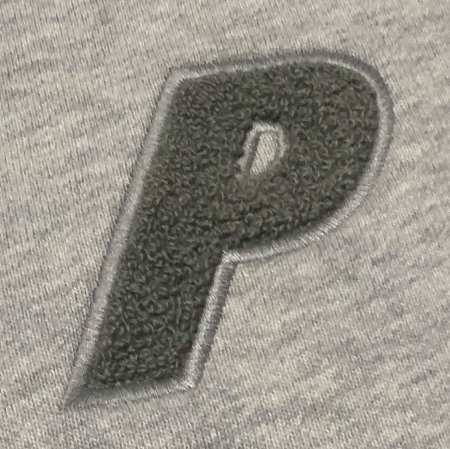 Palace P-3 Chenille Crew Grey Marl - 21SS 착용 스타일 - 5