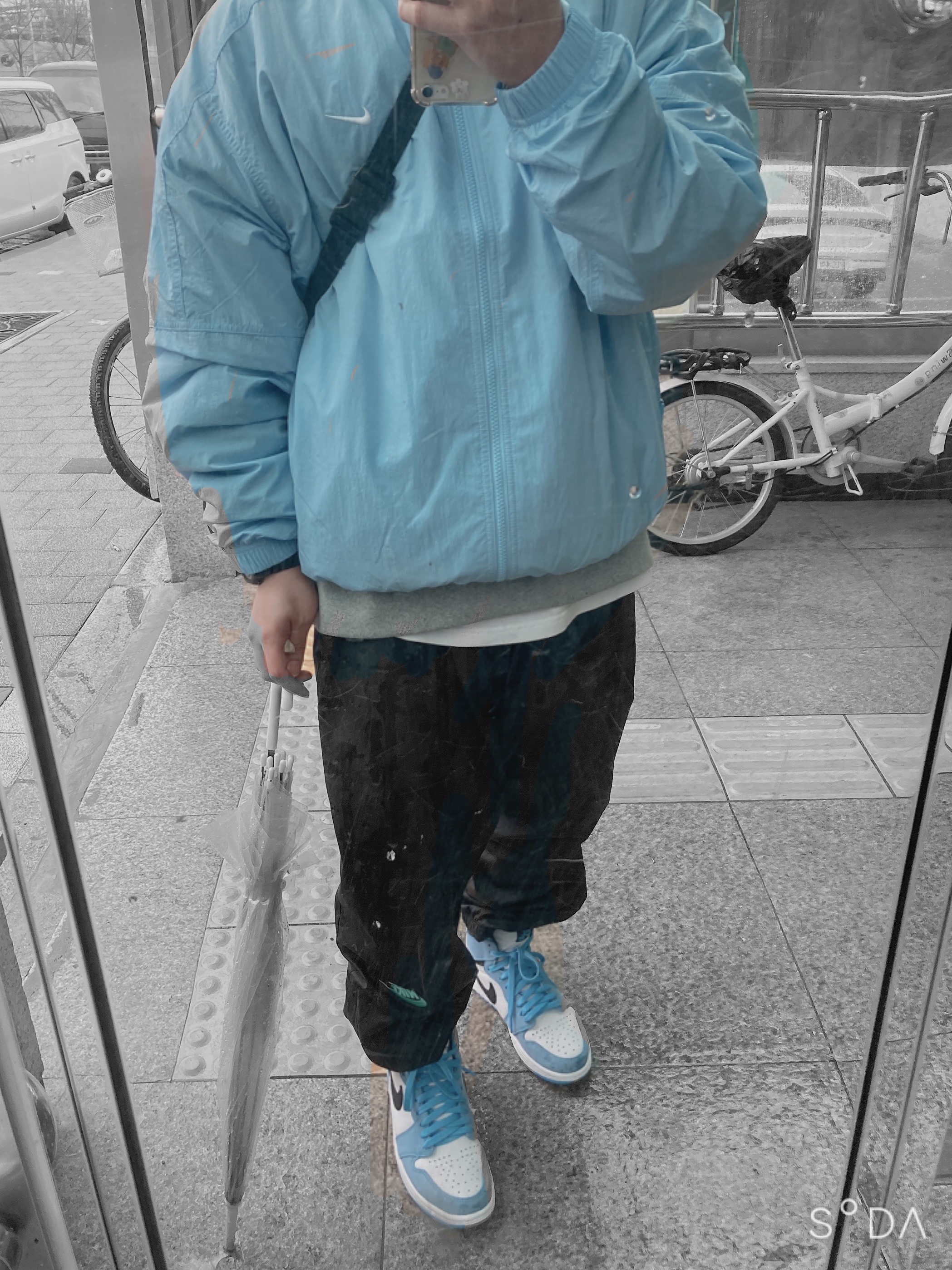 혼영/혼술/파워 실착러👻님의 스타일