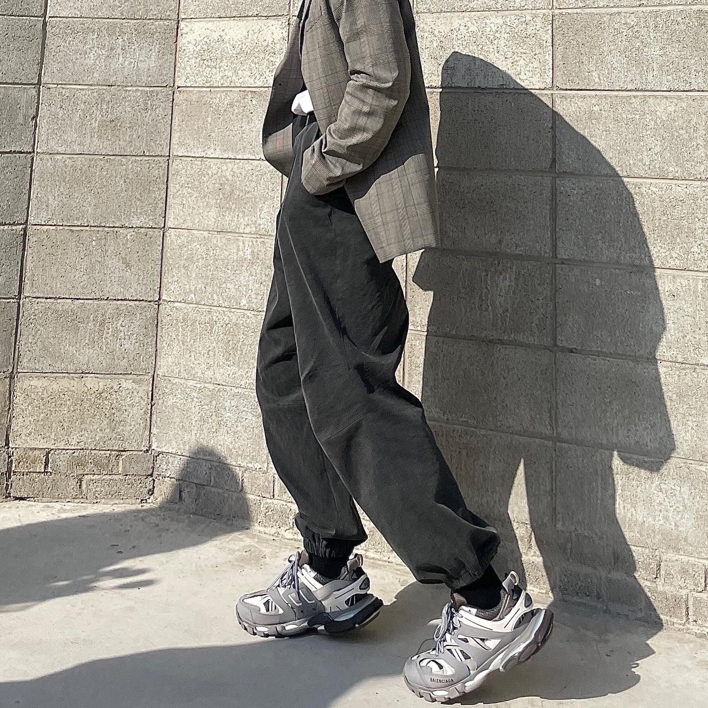 Balenciaga Track Sneakers Grey White 2019 착용 스타일
