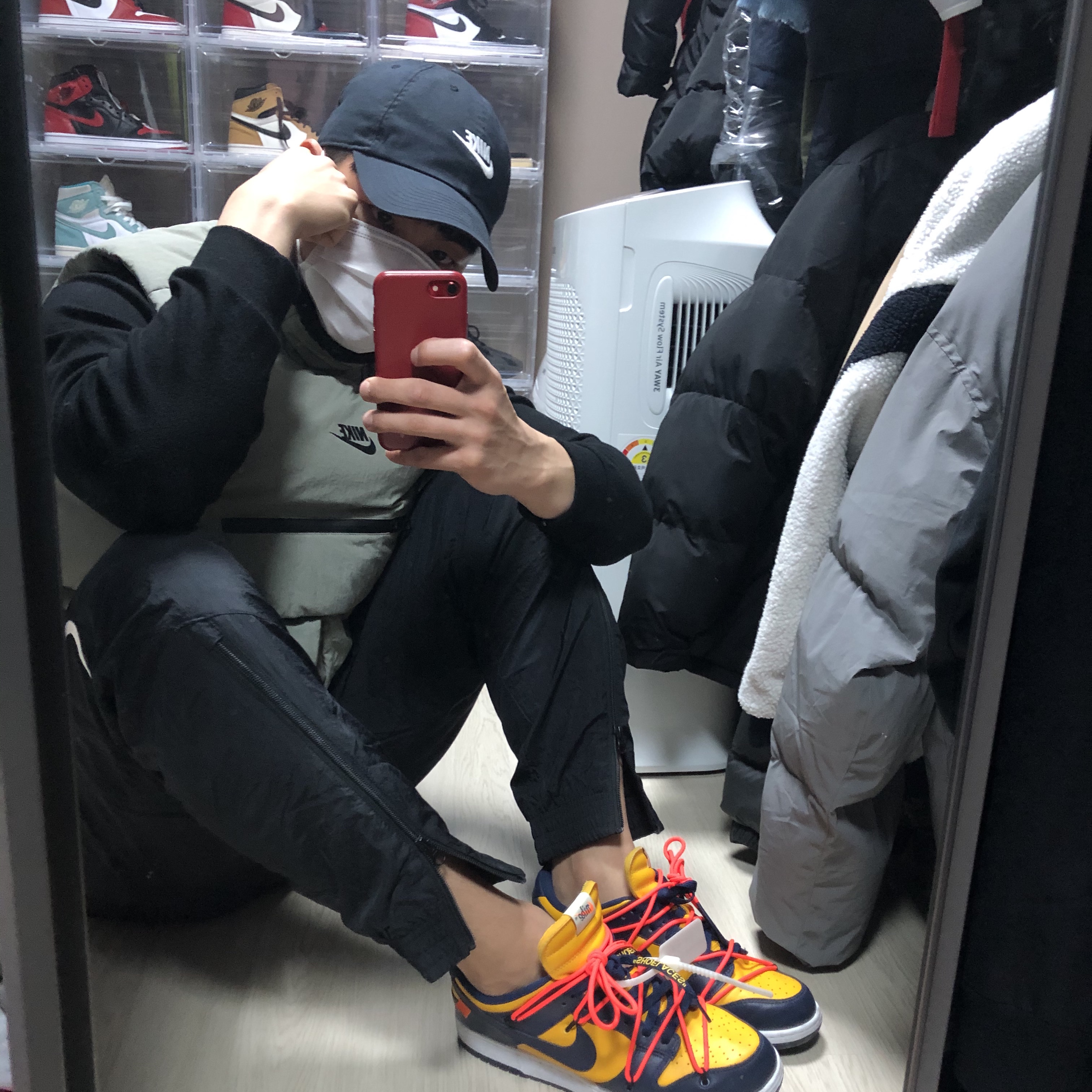 Nike x Off-White Dunk Low University Gold Midnight Navy 착용 스타일