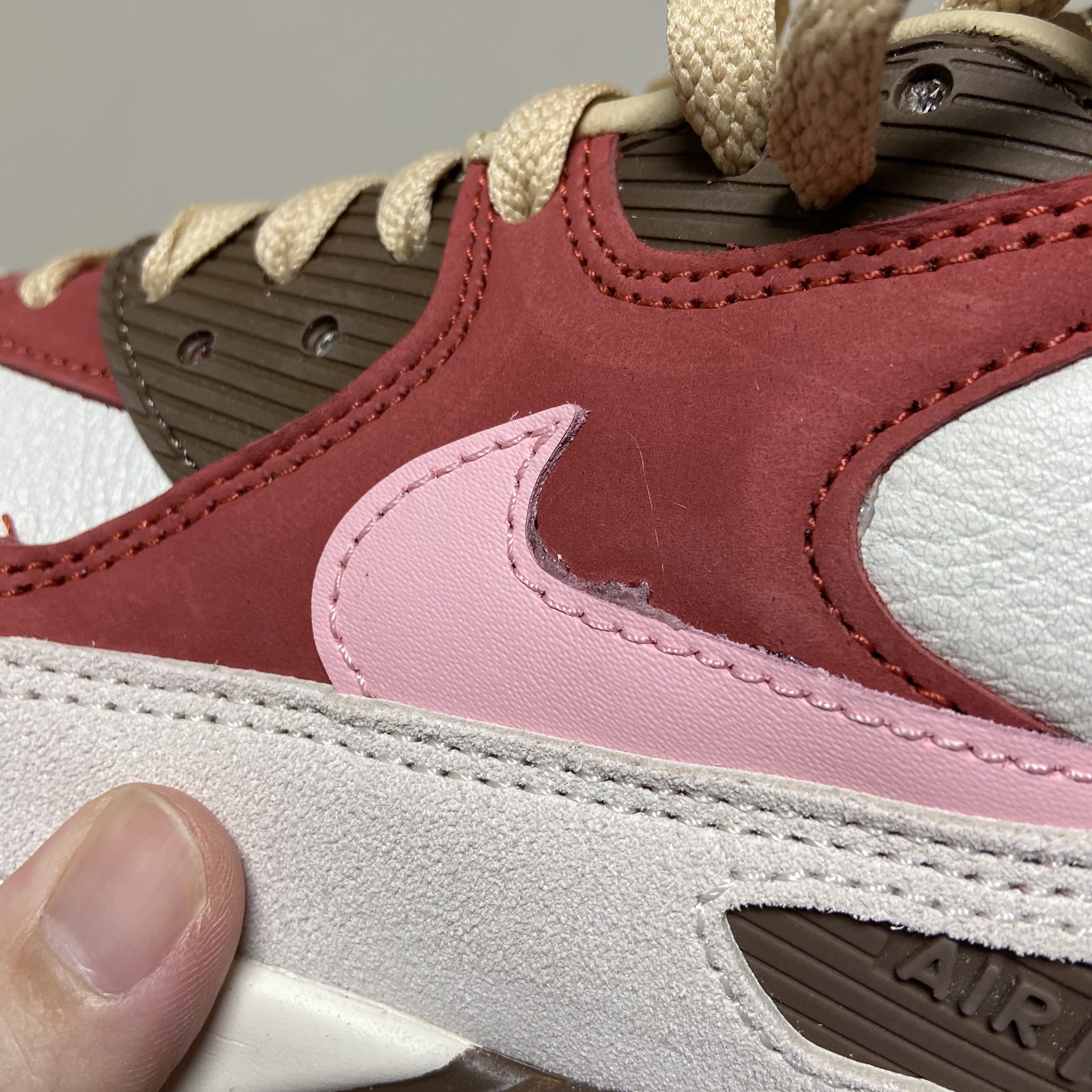 Nike Air Max 90 NRG Bacon 착용 스타일 - 2
