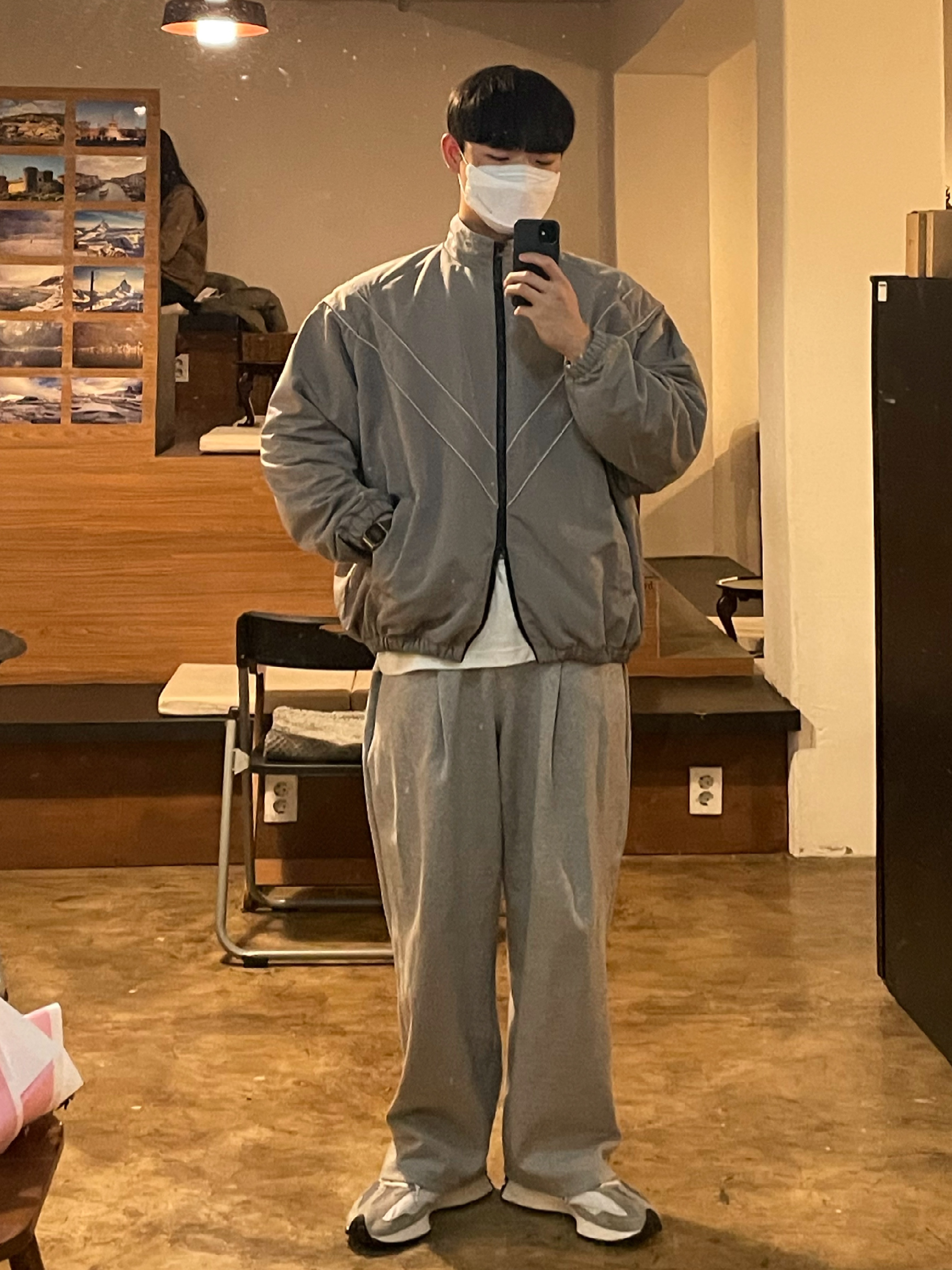New Balance 327 Grey 착용 스타일