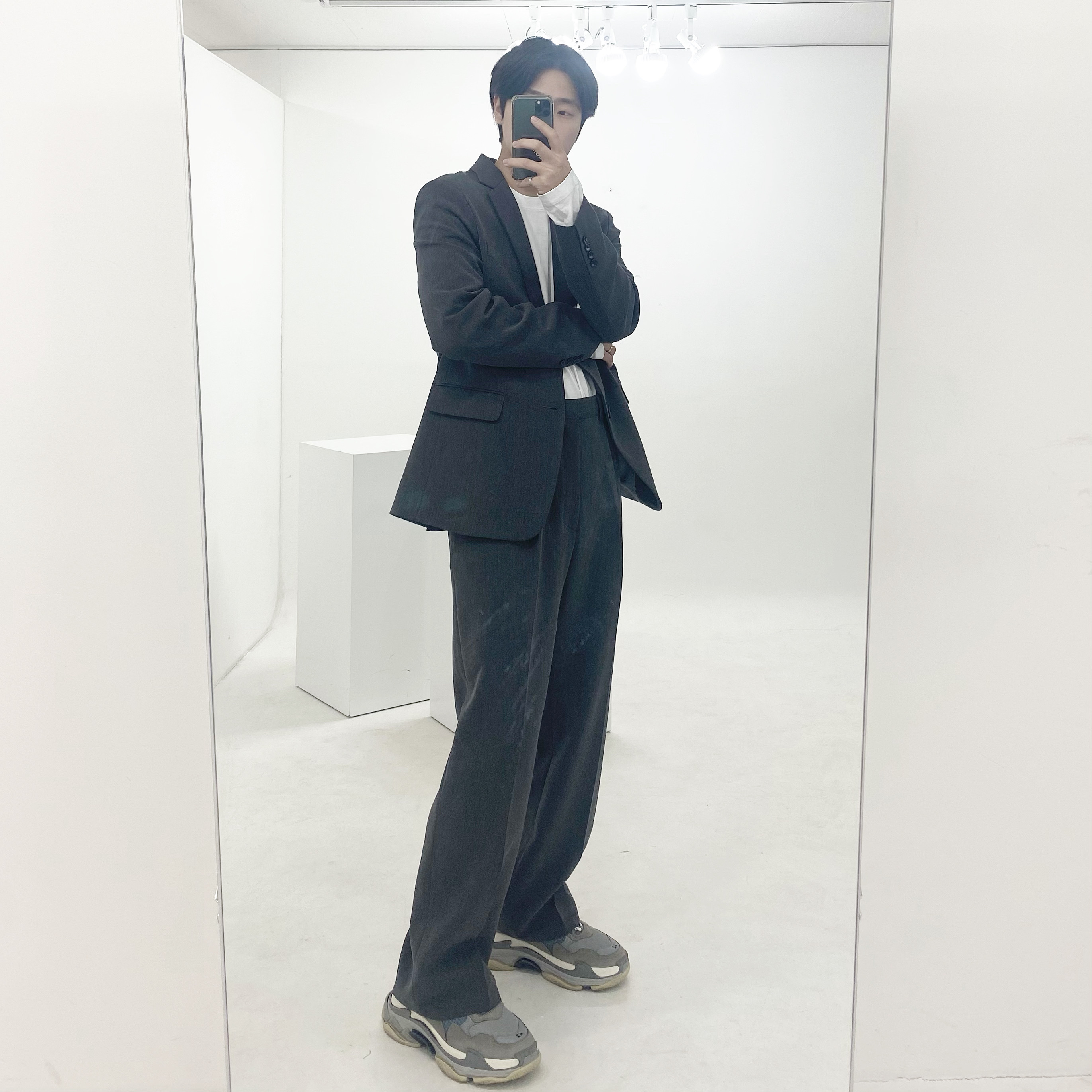 Balenciaga Triple S Grey 2018 착용 스타일