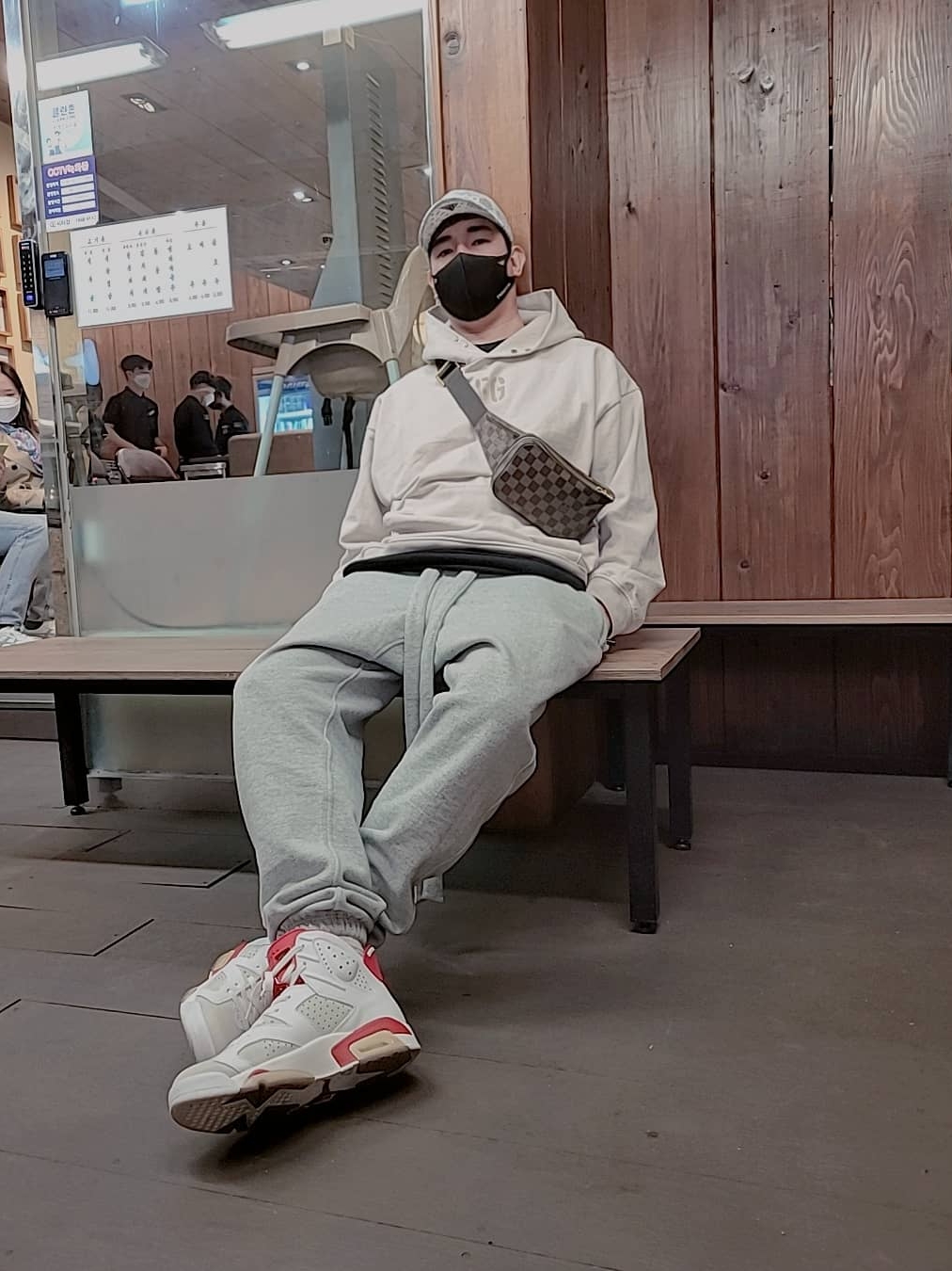 Jordan 6 Retro Alternate 착용 스타일 - 3