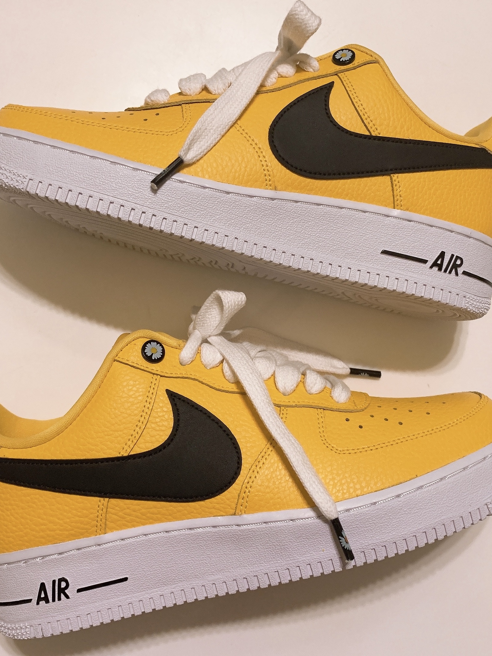 Nike Air Force 1 Low NBA Amarillo 착용 스타일 - 3