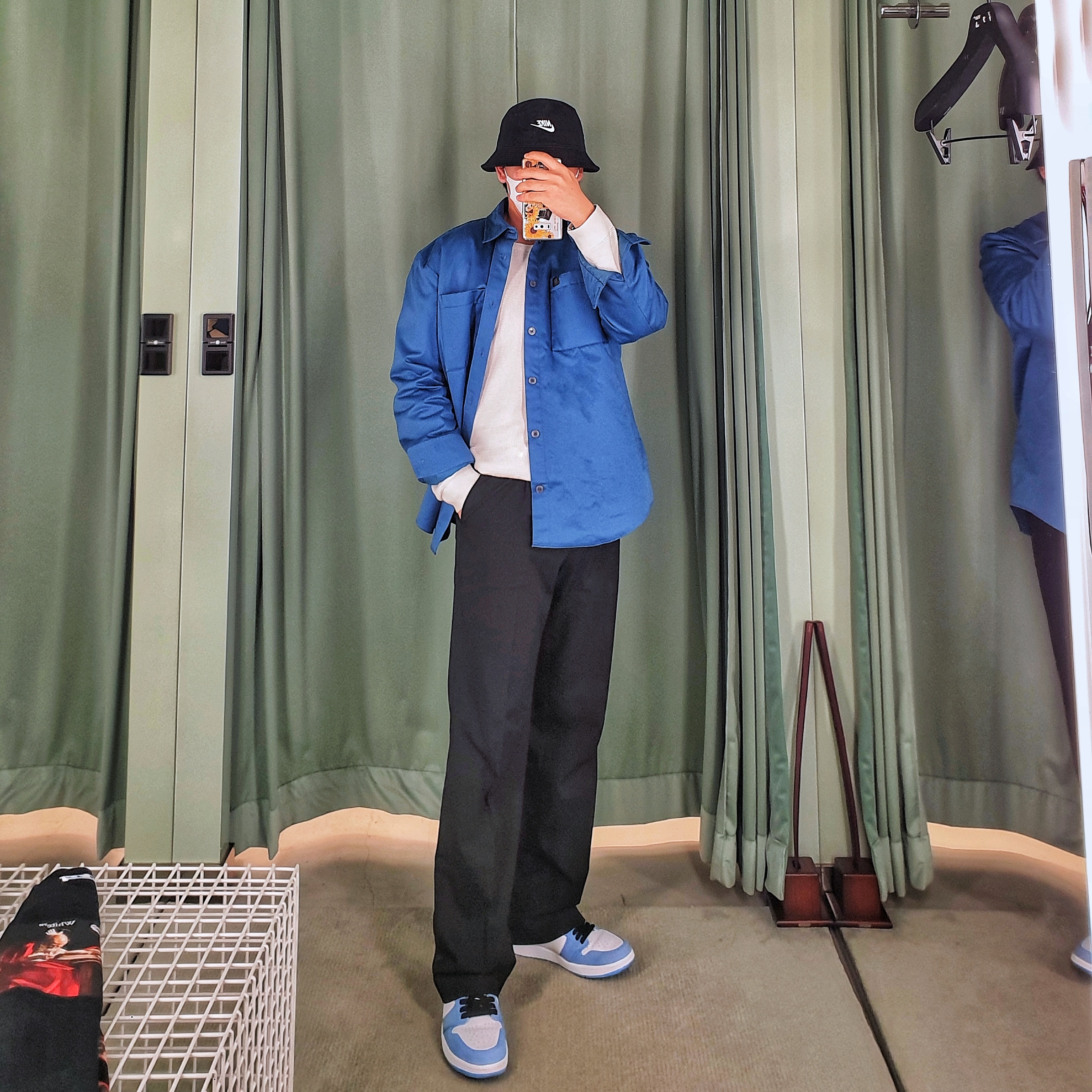 Jordan 1 Retro High OG University Blue 착용 스타일 - 1