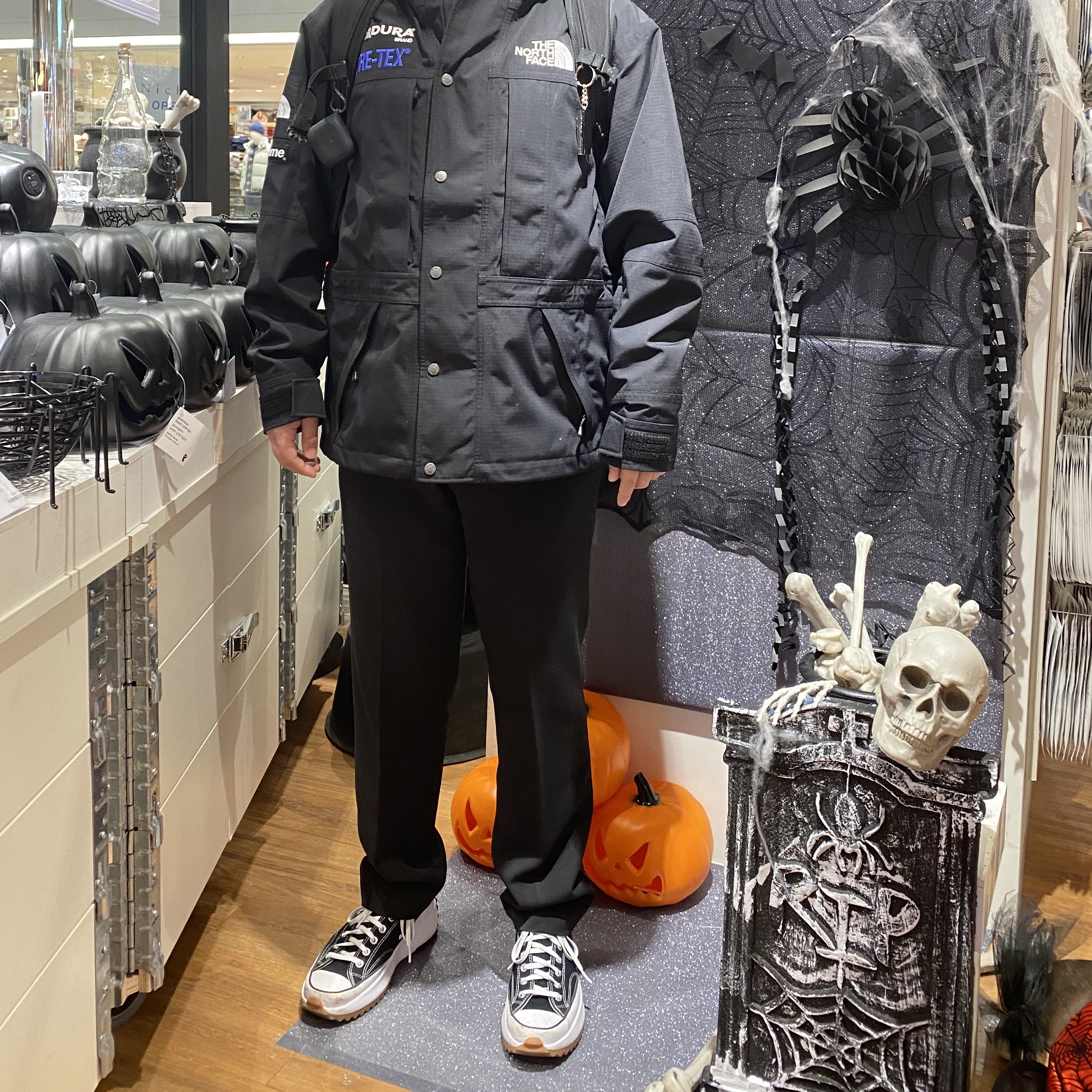 Converse Run Star Hike Low Black, Supreme x The North Face Expedition Fleece Jacket Black - 18FW 착용 스타일