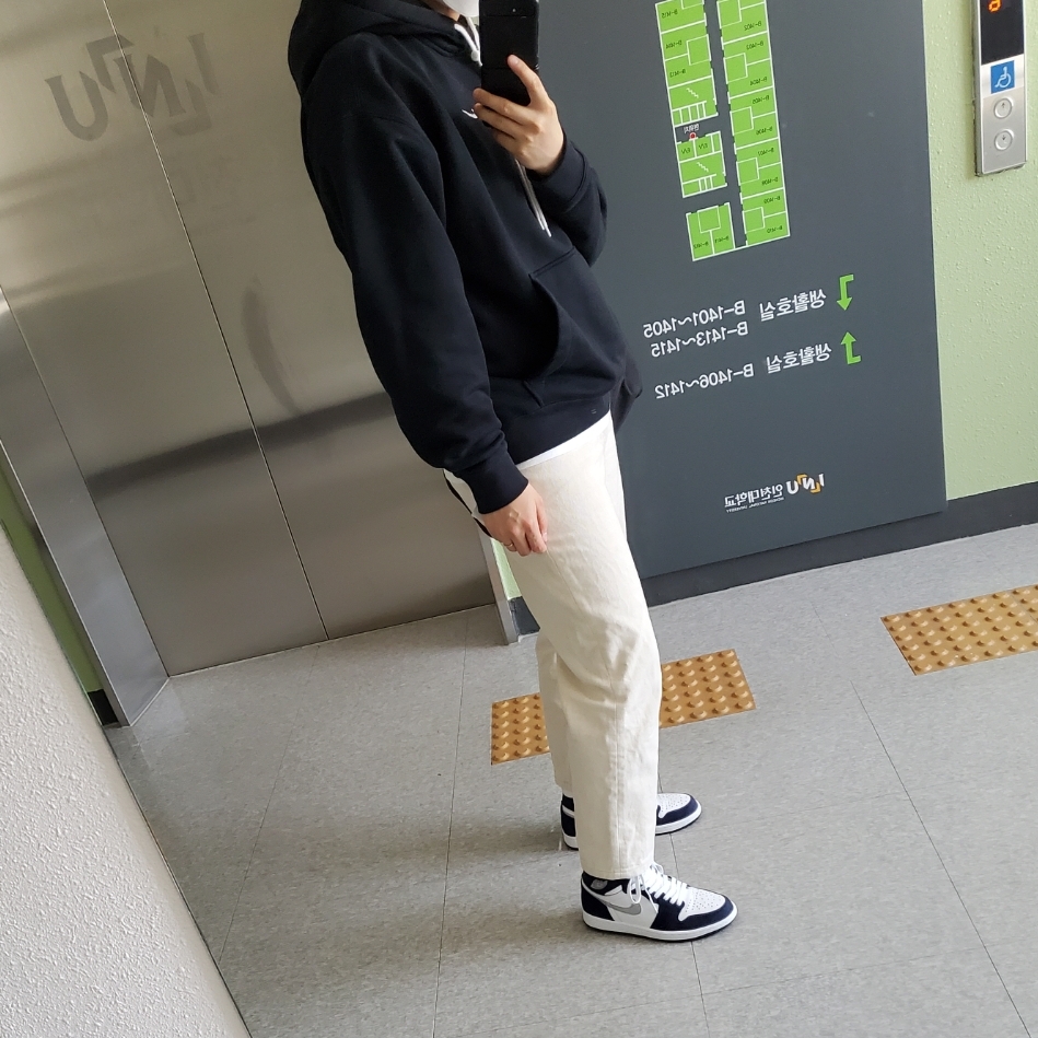 Jordan 1 Retro High OG CO.JP Midnight Navy, Nike M NRG Hoodie Black 착용 스타일