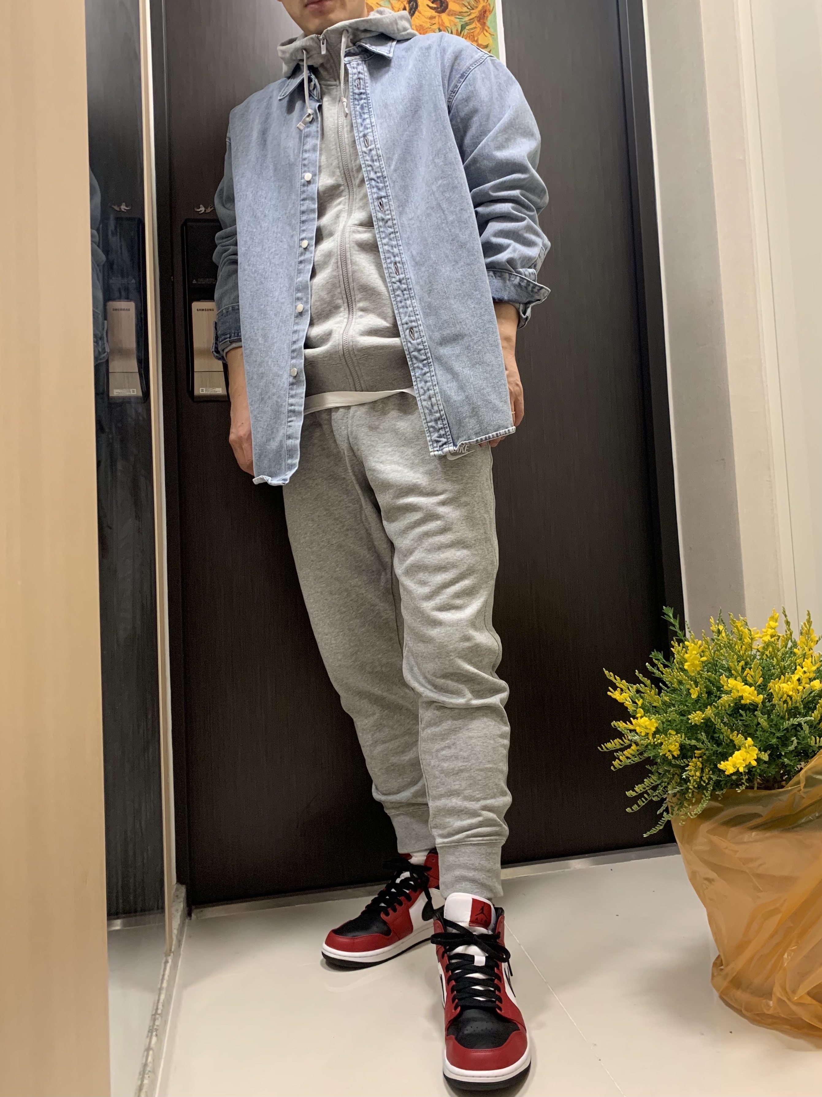 Jordan 1 Mid Chicago Black Toe 착용 스타일 - 2
