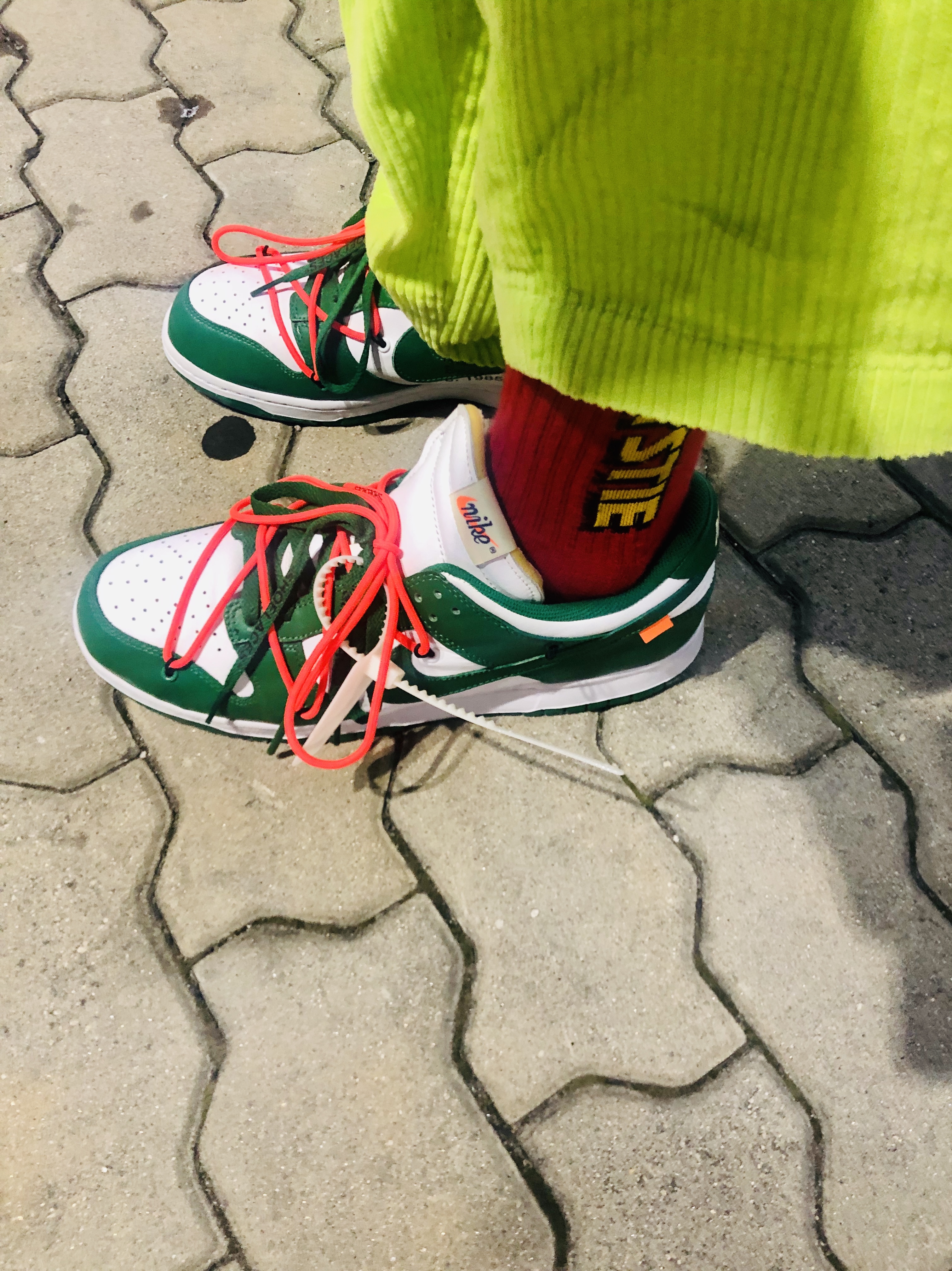 Nike x Off-White Dunk Low Pine Green 착용 스타일 - 5
