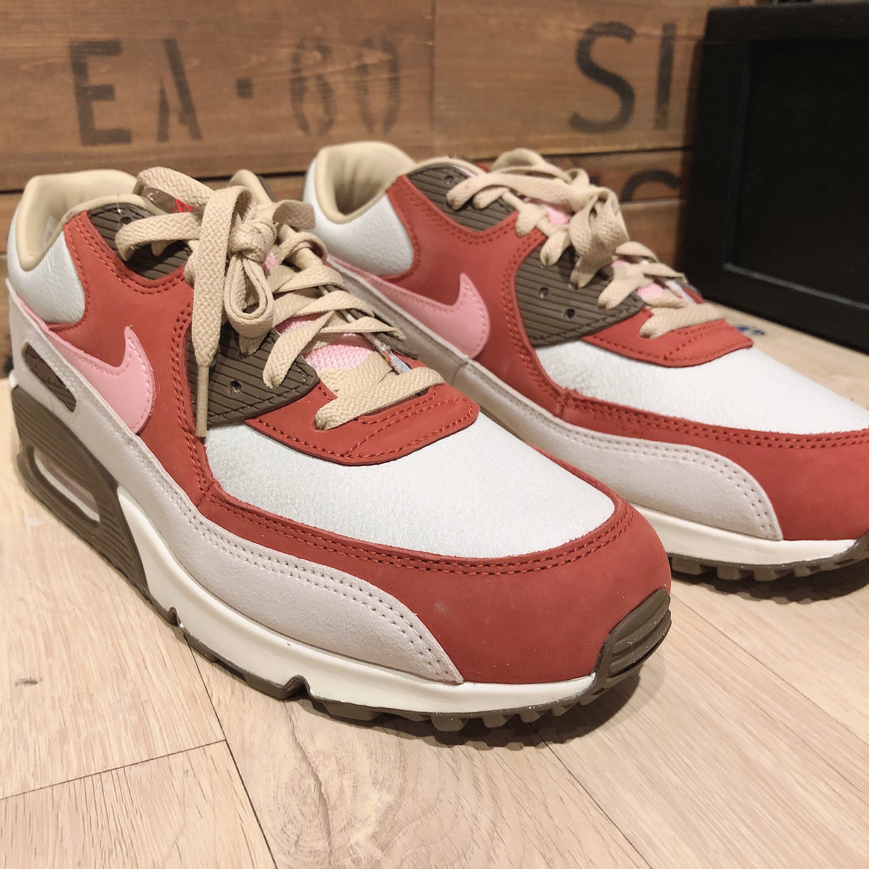 Nike Air Max 90 NRG Bacon 착용 스타일 - 5