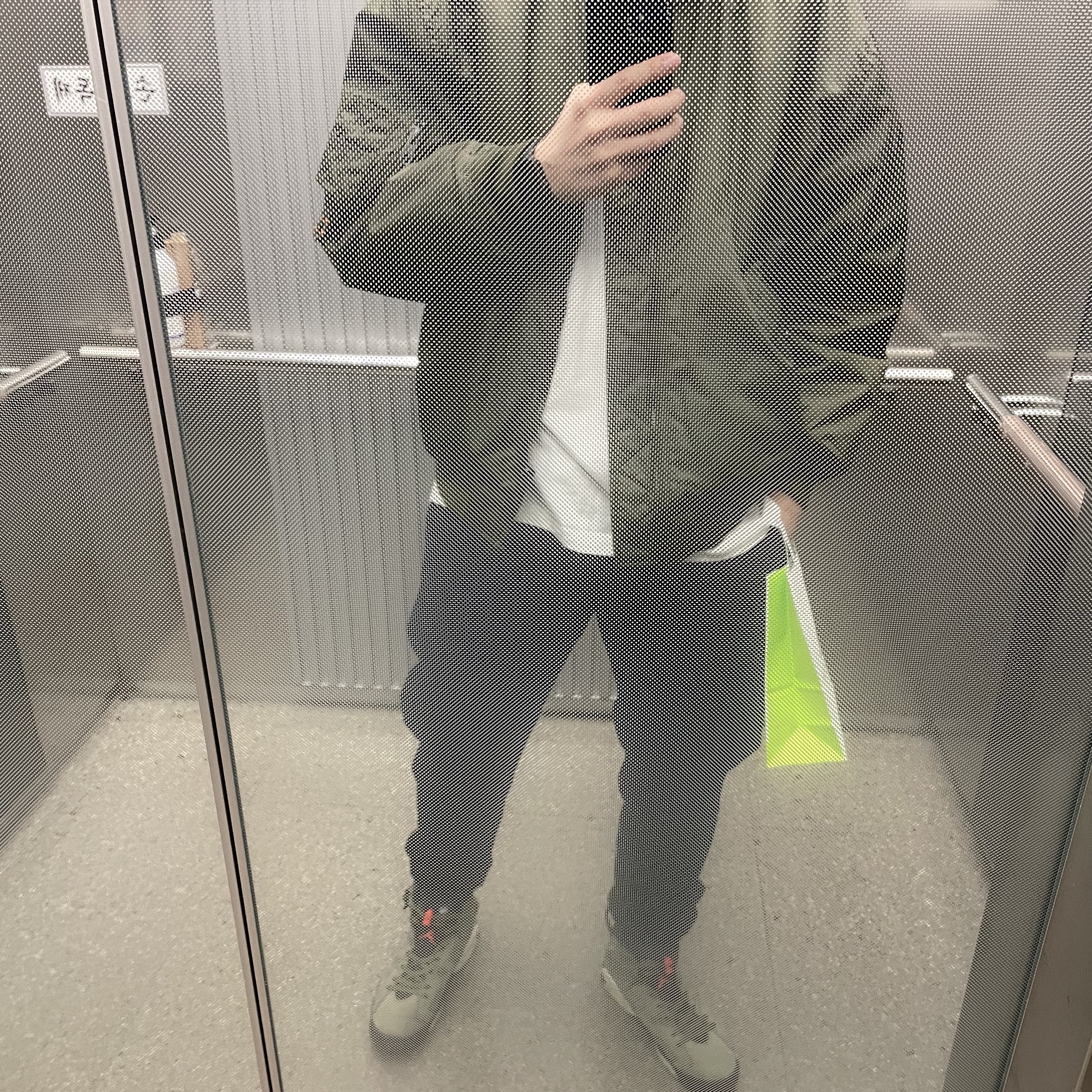 Jordan 6 x Travis Scott Retro Olive 착용 스타일