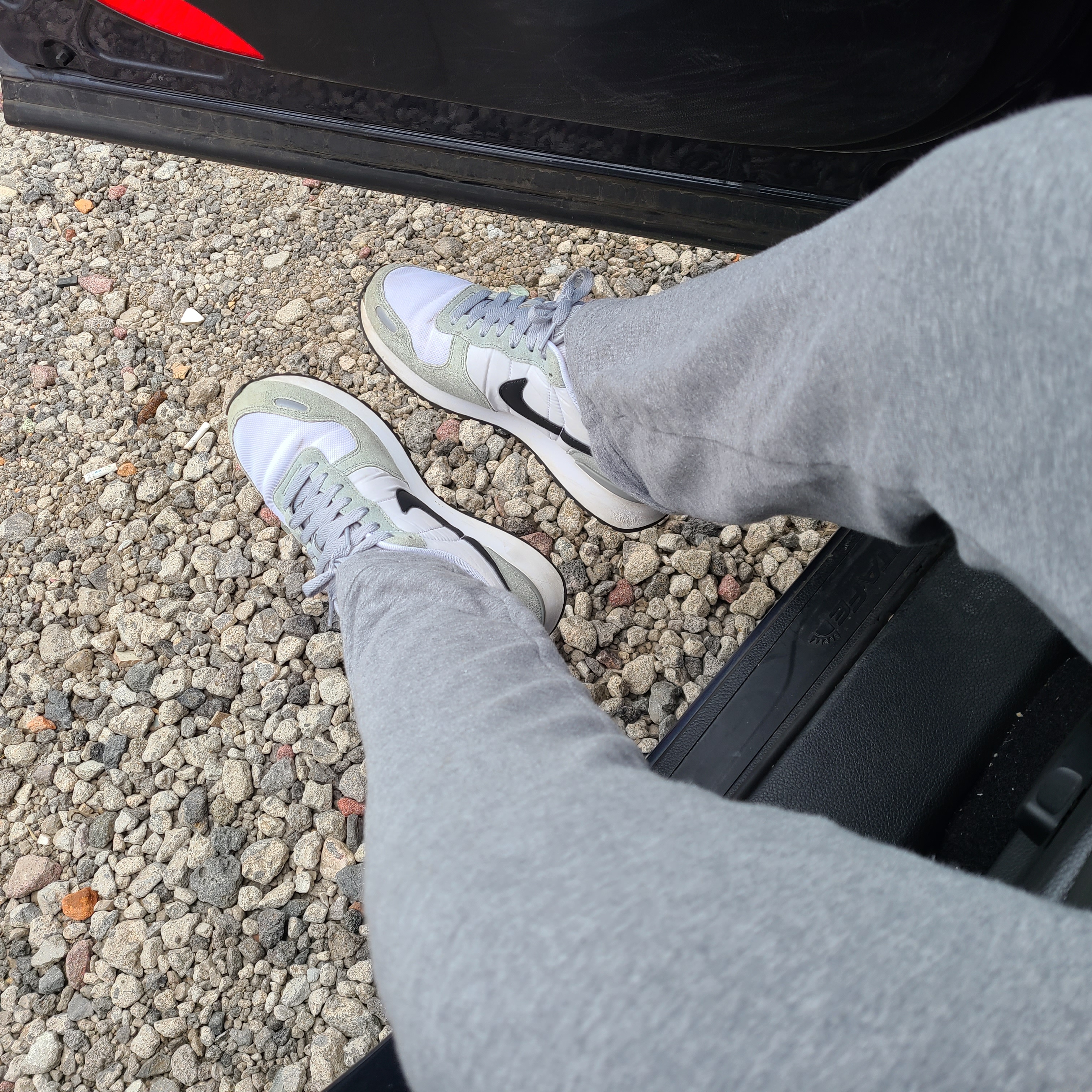 Nike Air Vortex Wolf Grey Black White 착용 스타일
