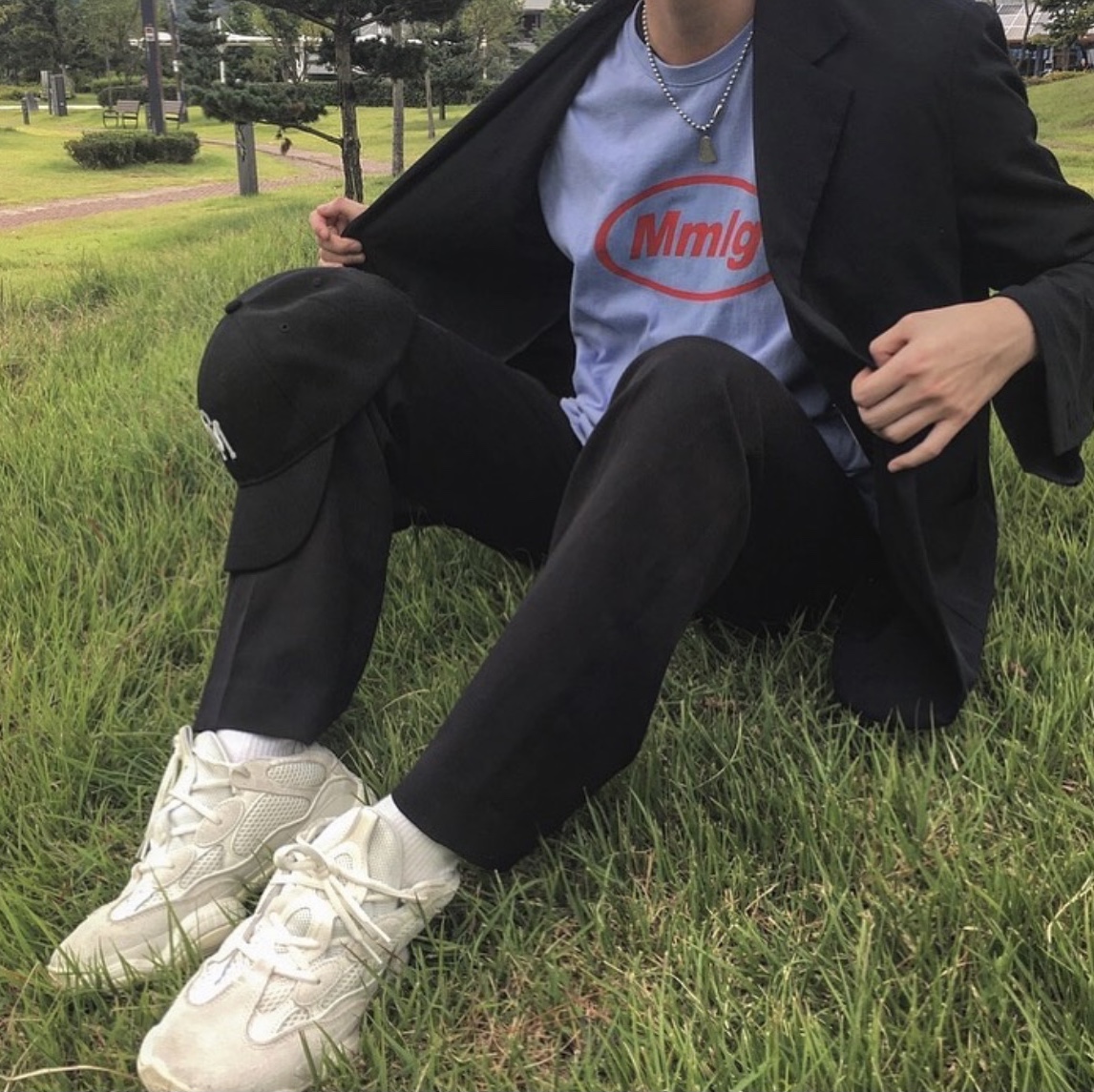 Adidas Yeezy 500 Bone White 착용 스타일