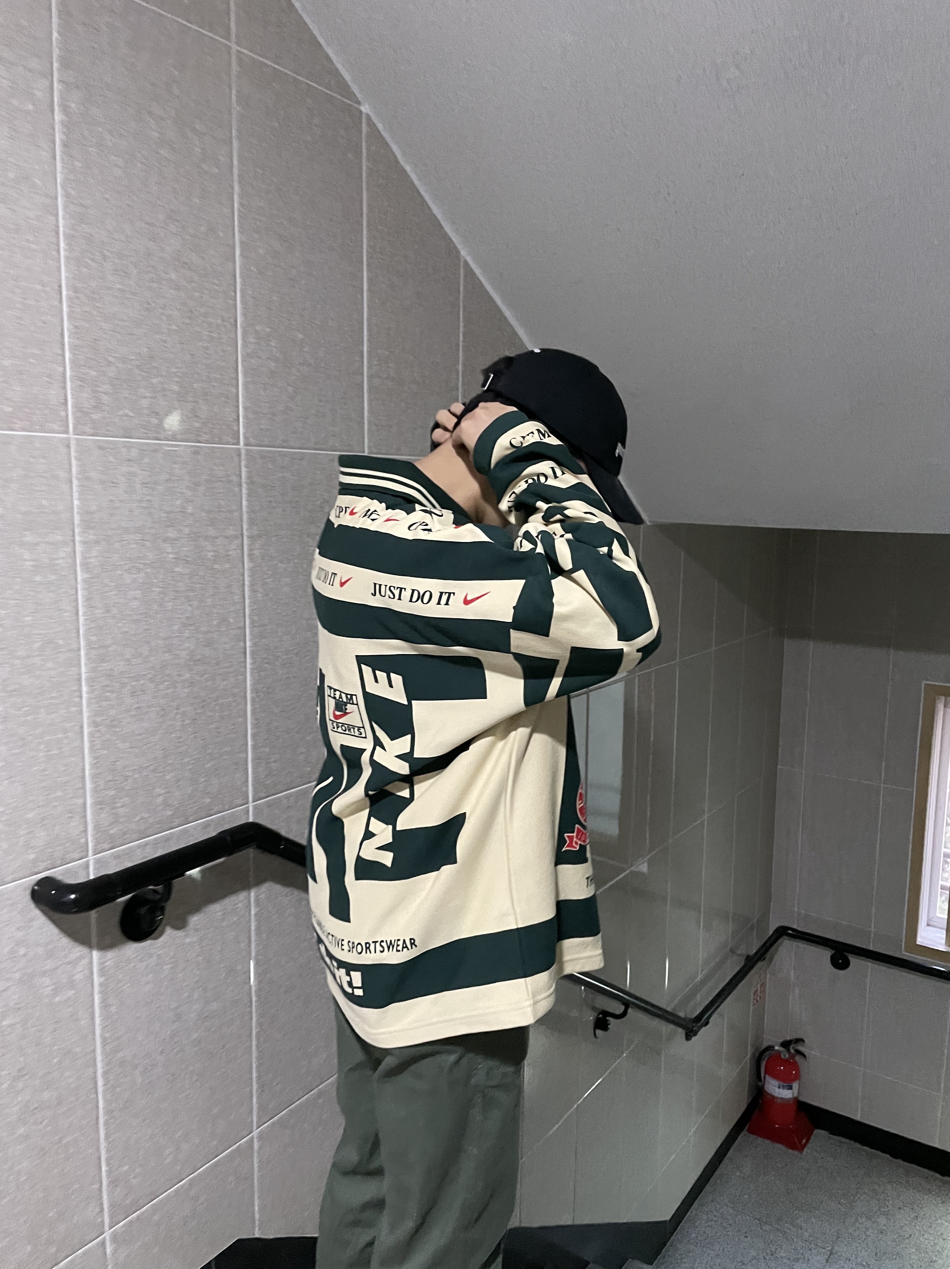 Nike x Off-White Dunk Low Pine Green, Nike x Cactus Plant Flea Market Long Sleeve Polo Natural - US/EU 착용 스타일 - 3