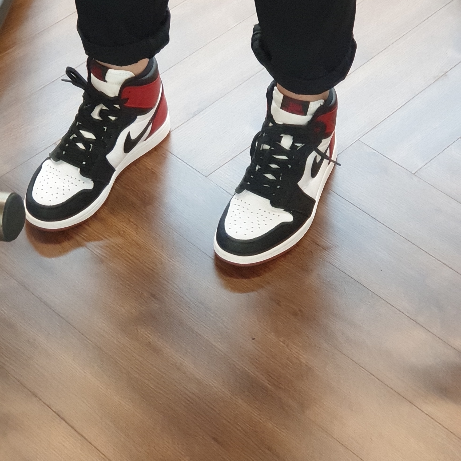 Jordan 1 Retro High OG Bloodline 착용 스타일 - 2