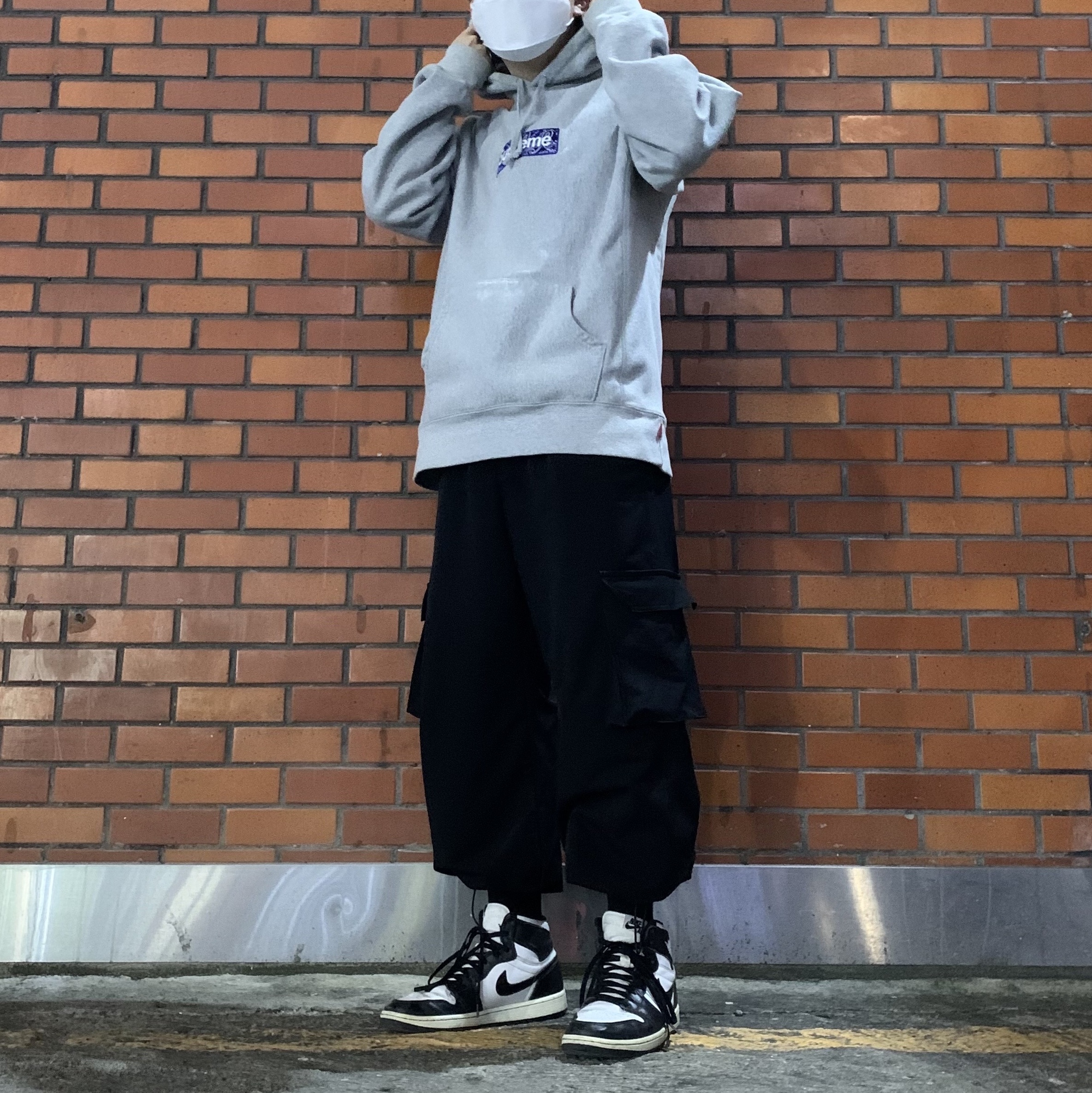 Jordan 1 Retro High OG Black White 2014, Supreme Bandana Box Logo Hooded Sweatshirt Heather Grey - 19FW 착용 스타일