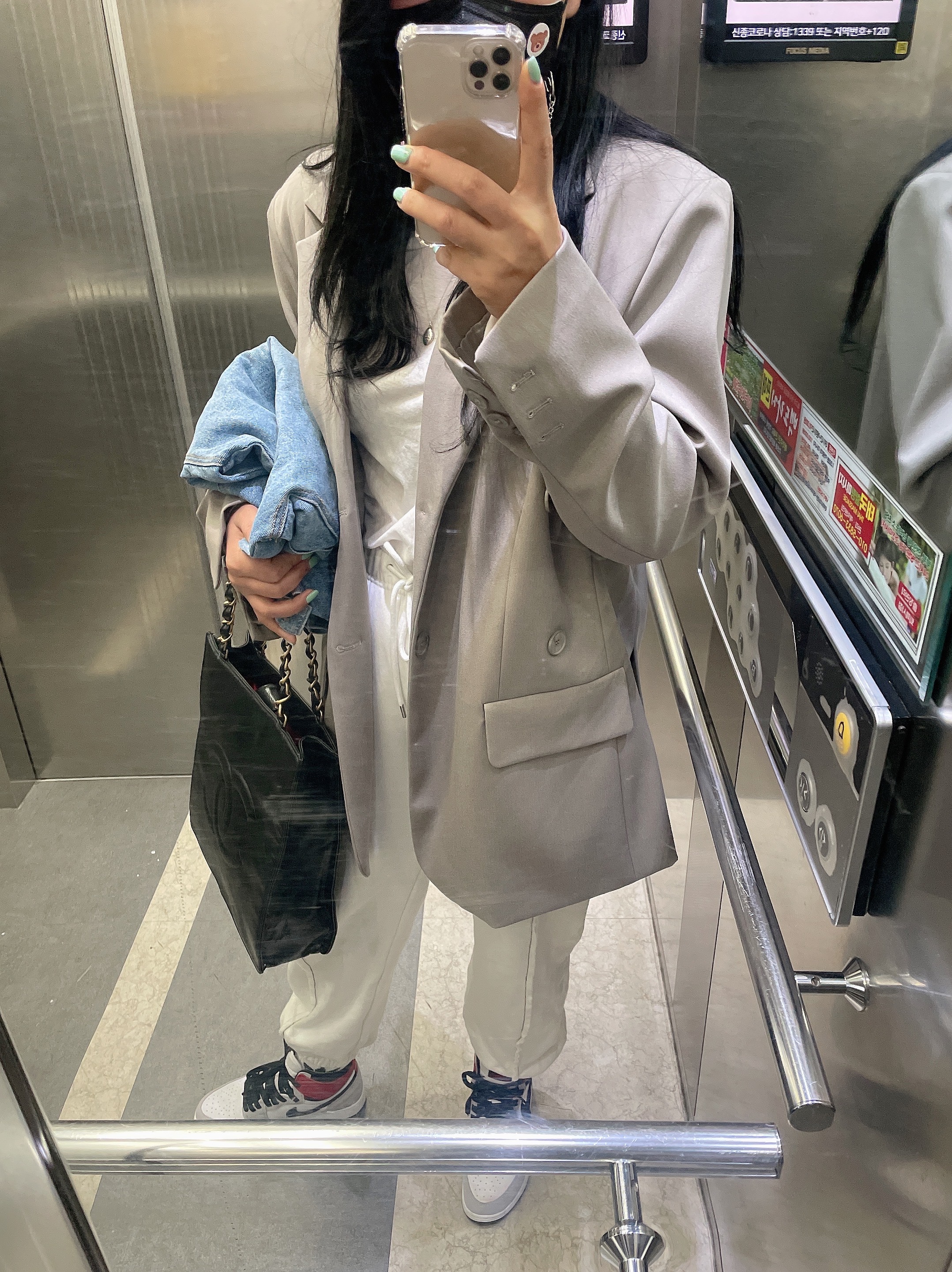 (GS) Jordan 1 Retro High OG Light Smoke Grey 착용 스타일 - 3