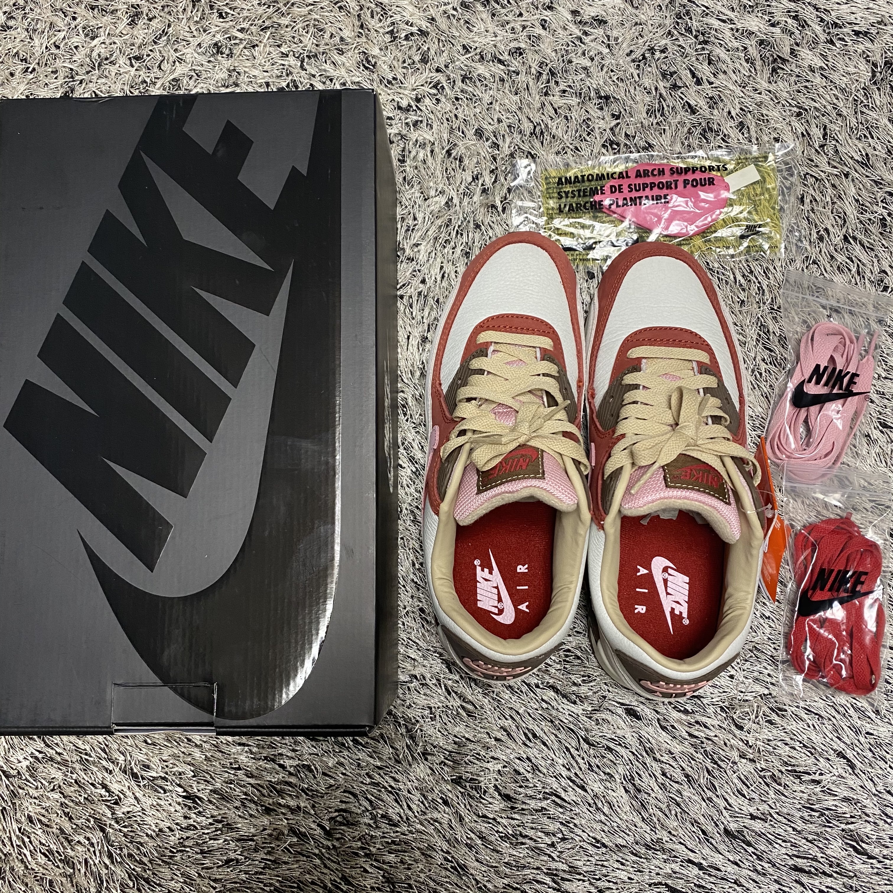 Nike Air Max 90 NRG Bacon 착용 스타일 - 2