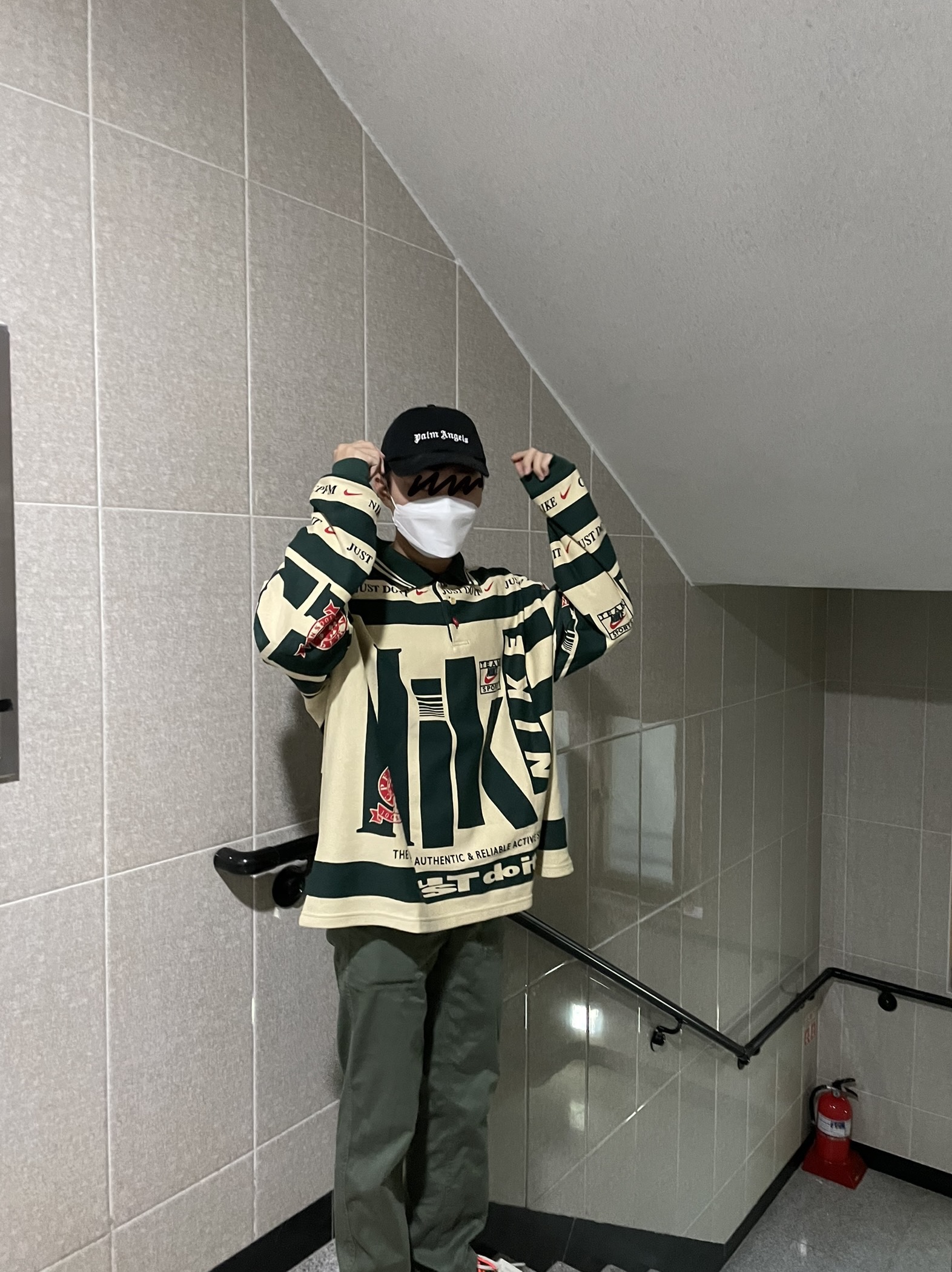 Nike x Off-White Dunk Low Pine Green, Nike x Cactus Plant Flea Market Long Sleeve Polo Natural - US/EU 착용 스타일 - 2