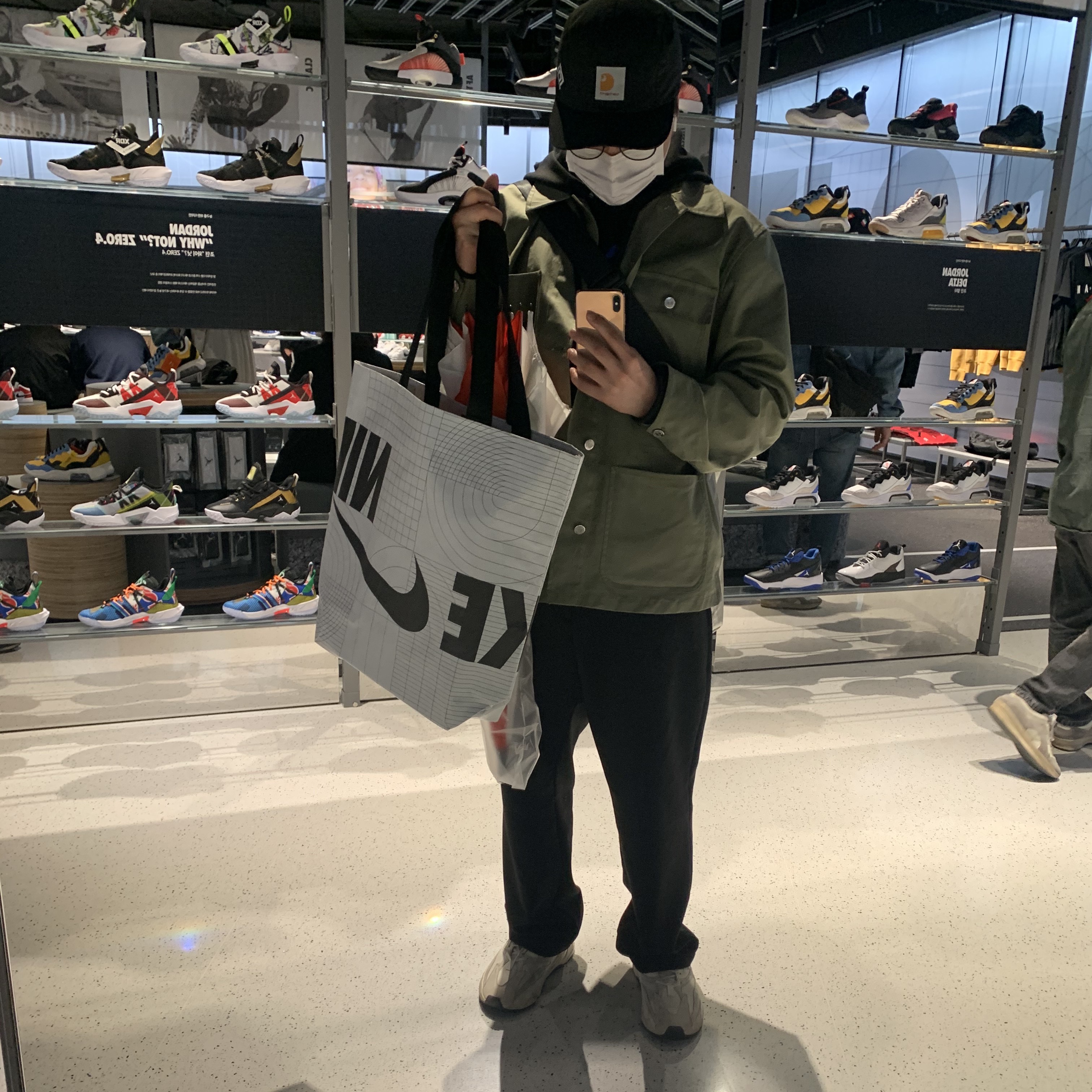 Adidas Yeezy Boost 700 Analog 2019 착용 스타일