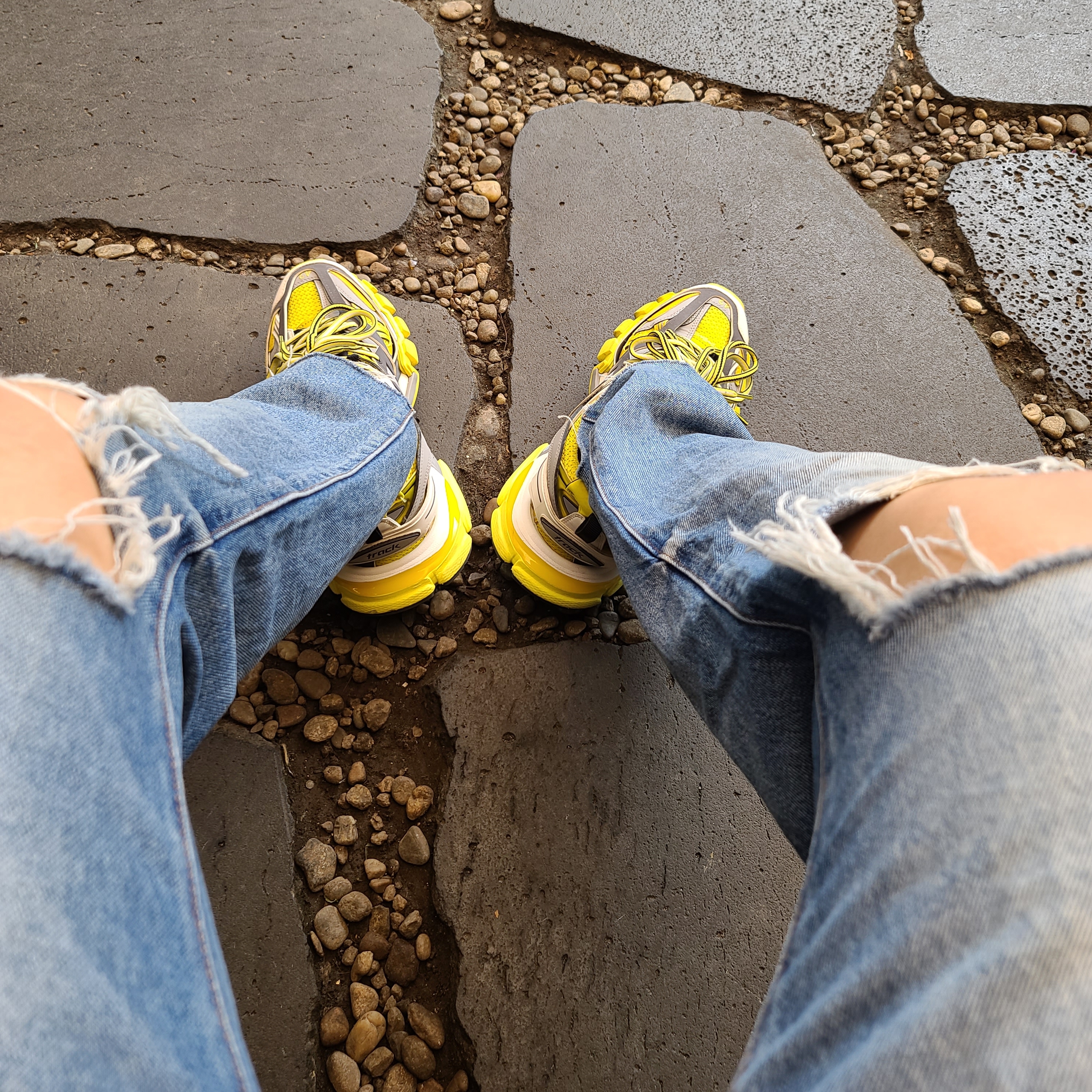 Balenciaga Track Sneakers Yellow Black White 2019 착용 스타일