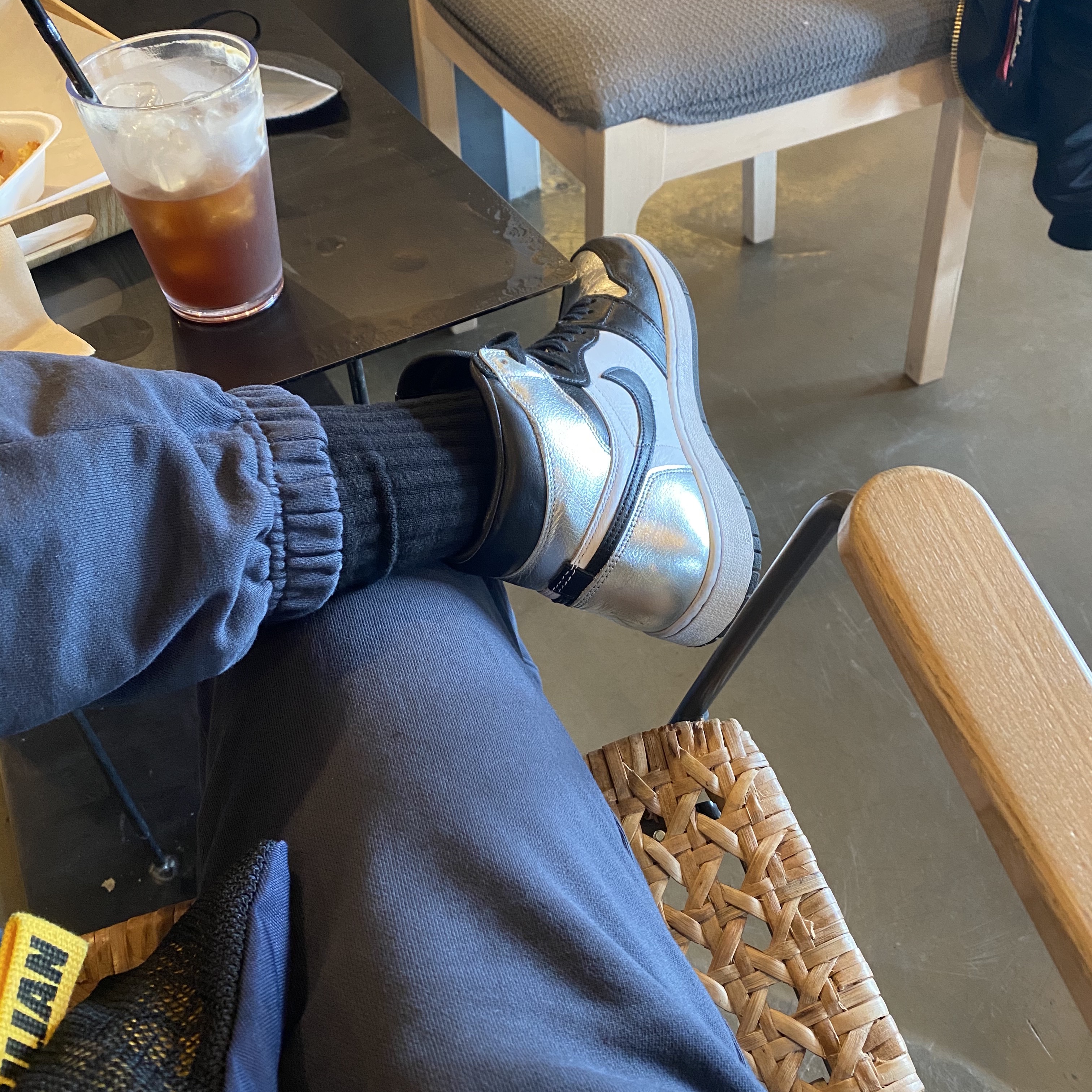 (W) Jordan 1 Retro High OG Silver Toe 착용 스타일