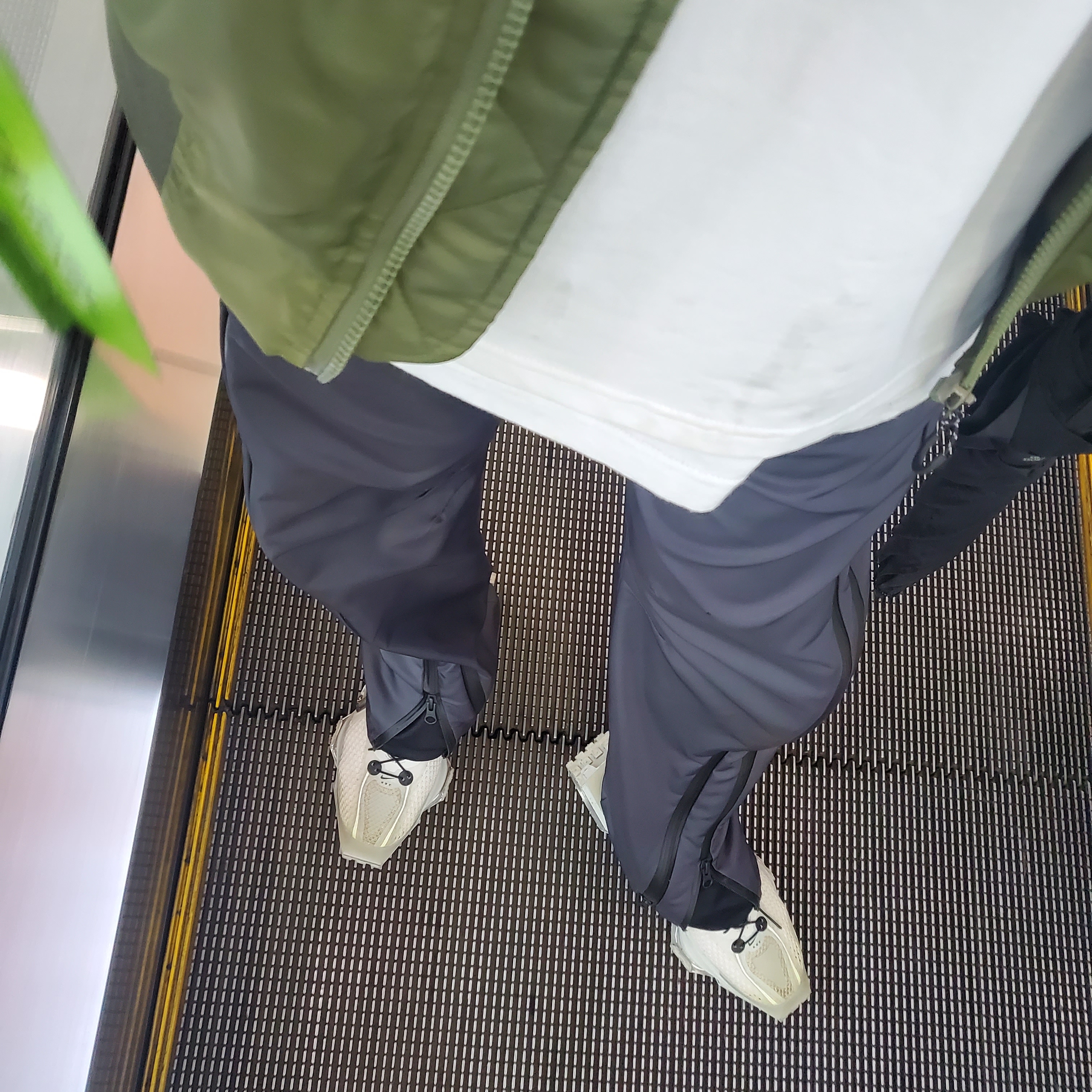 Nike x Matthew M Williams Zoom 004 Stone 착용 스타일 - 2