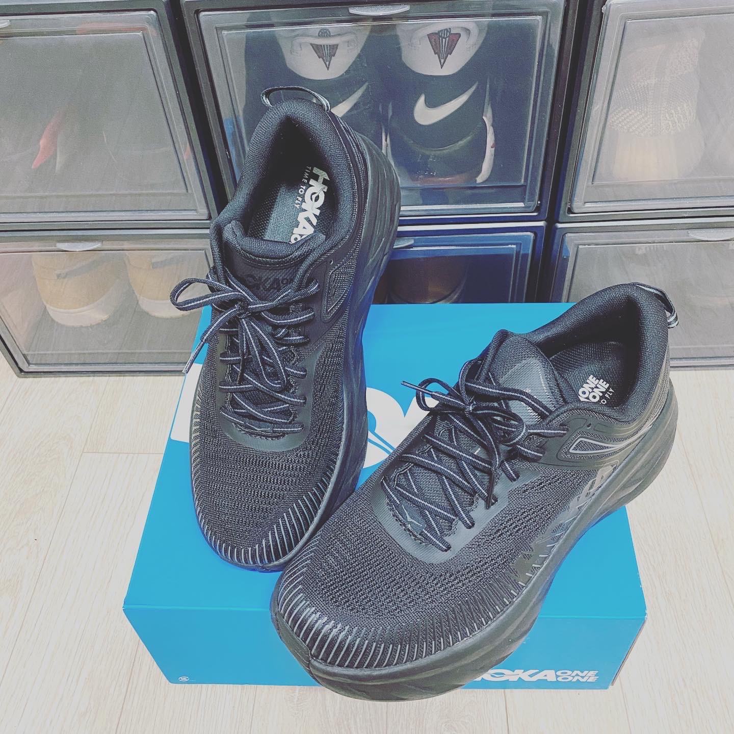 Hoka Bondi 7 Black - Wide 착용 스타일 - 1
