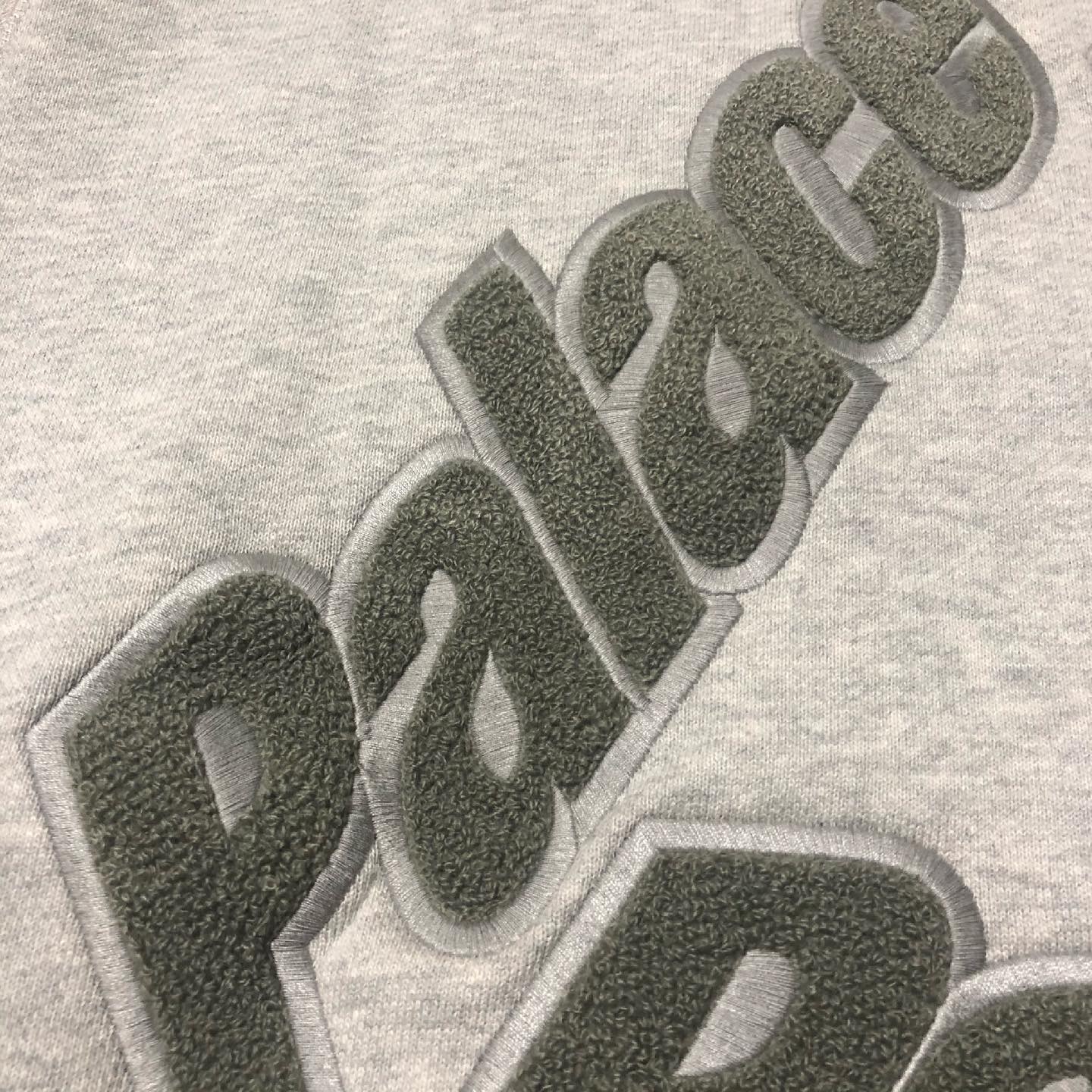 Palace P-3 Chenille Crew Grey Marl - 21SS 착용 스타일 - 4