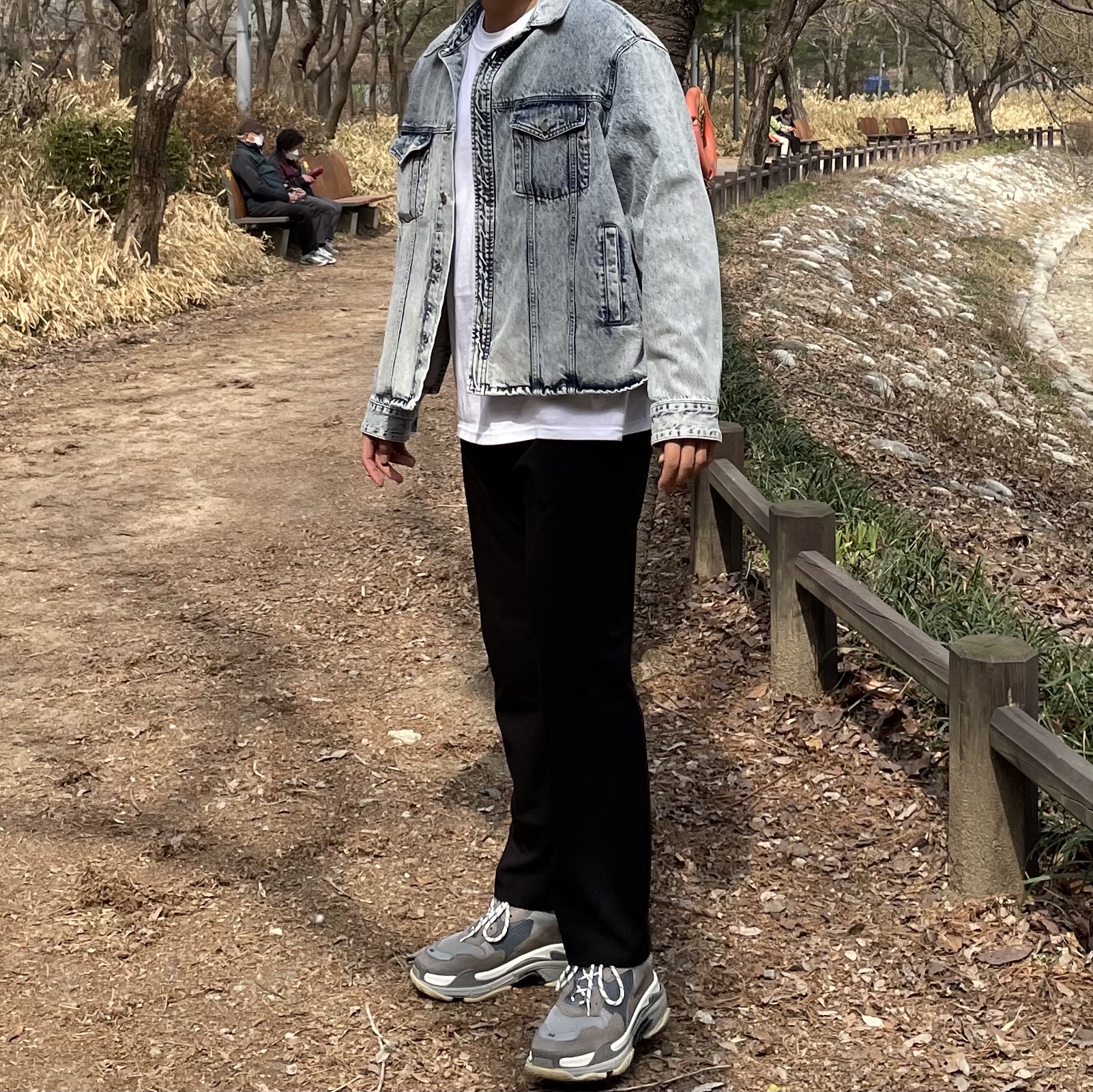 Balenciaga Triple S Trainer Grey 2018 착용 스타일