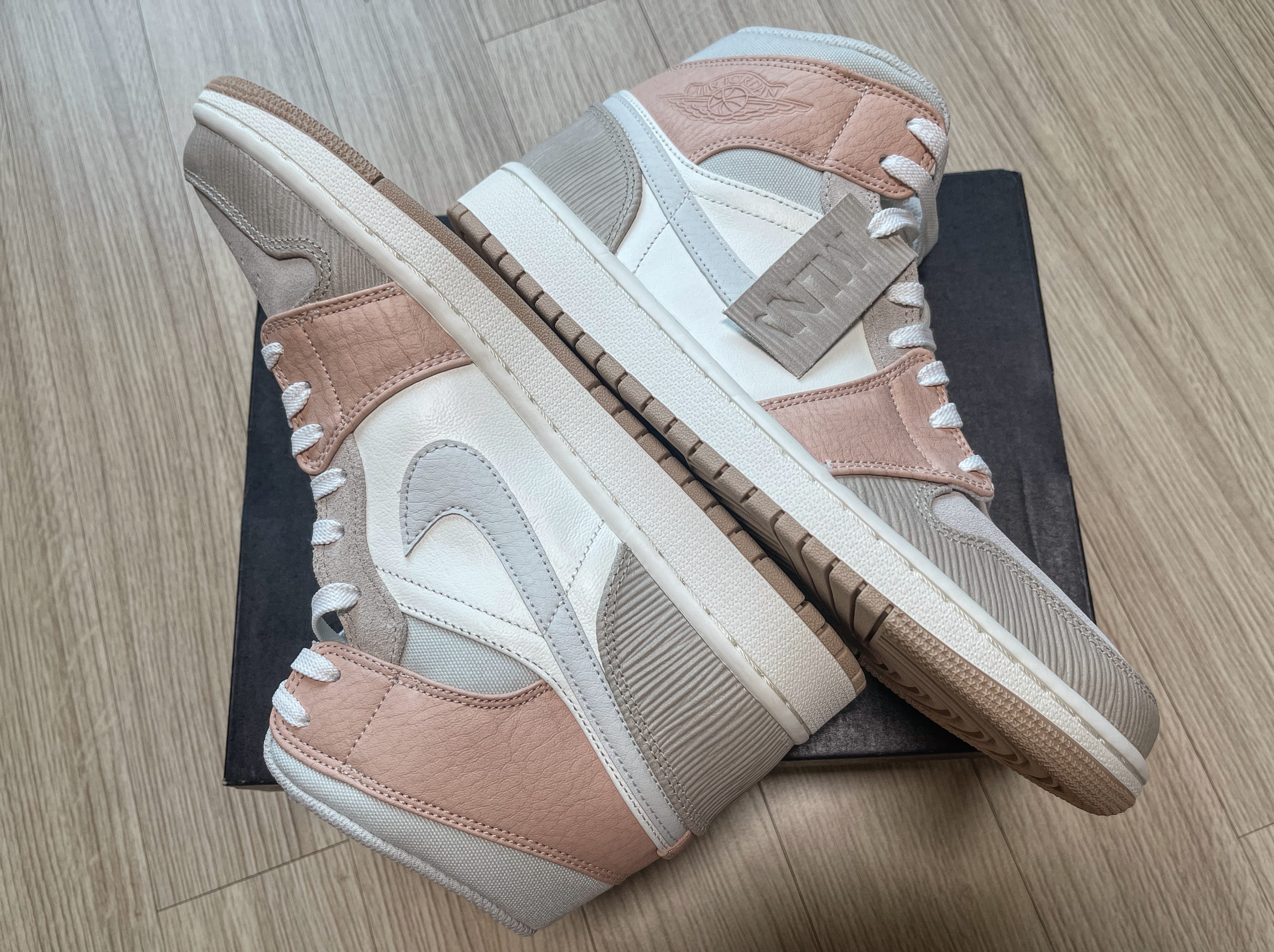 Jordan 1 Mid Milan 착용 스타일