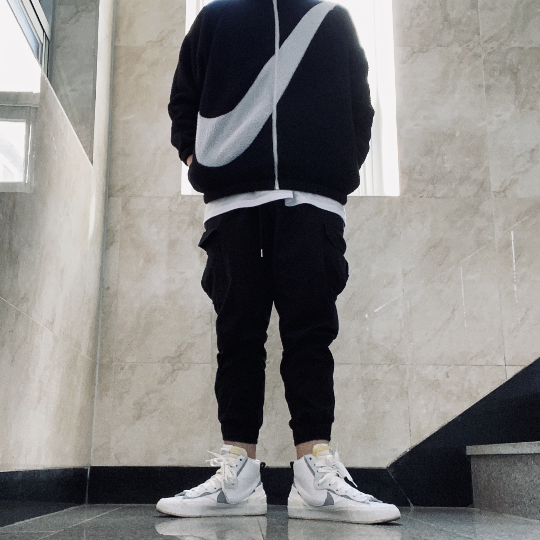 Nike x Sacai Blazer Mid White Grey 착용 스타일