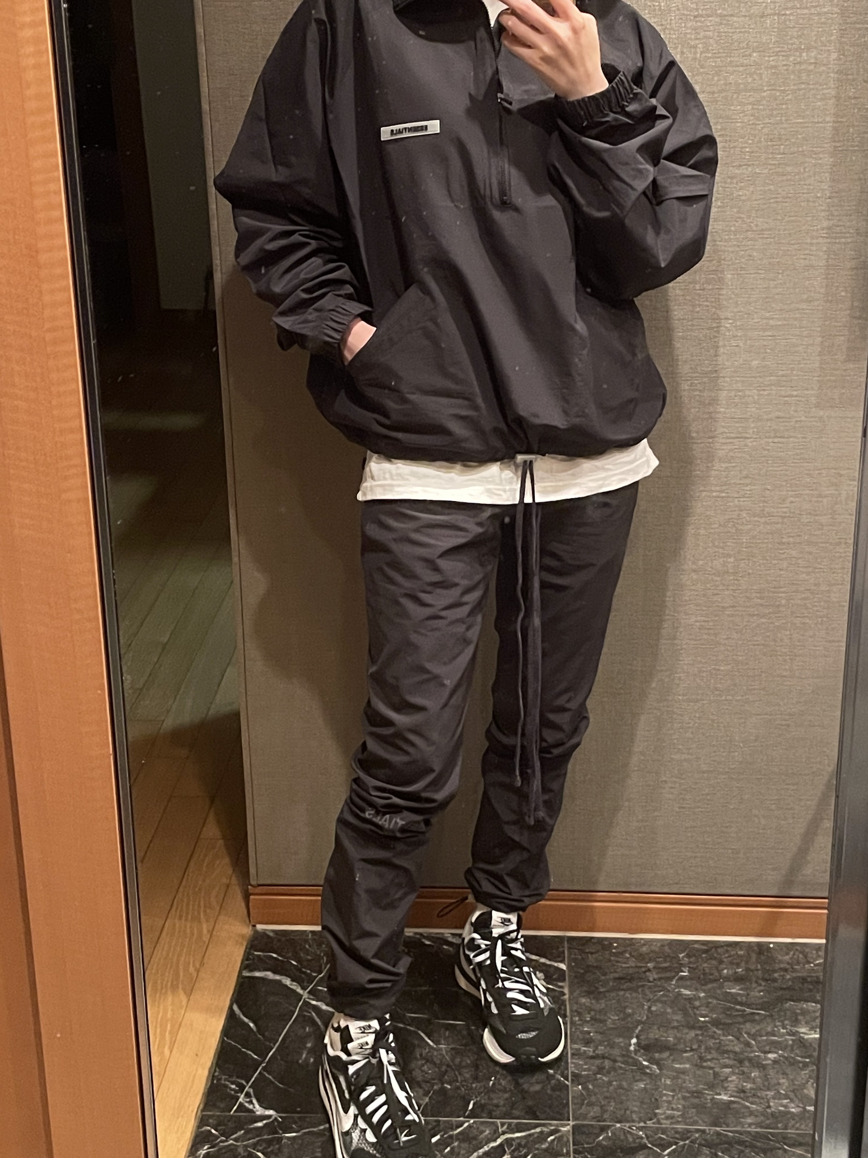 Essentials Track Pants Black - 20FW, Essentials Track Jacket Black - 20FW 착용 스타일 - 2