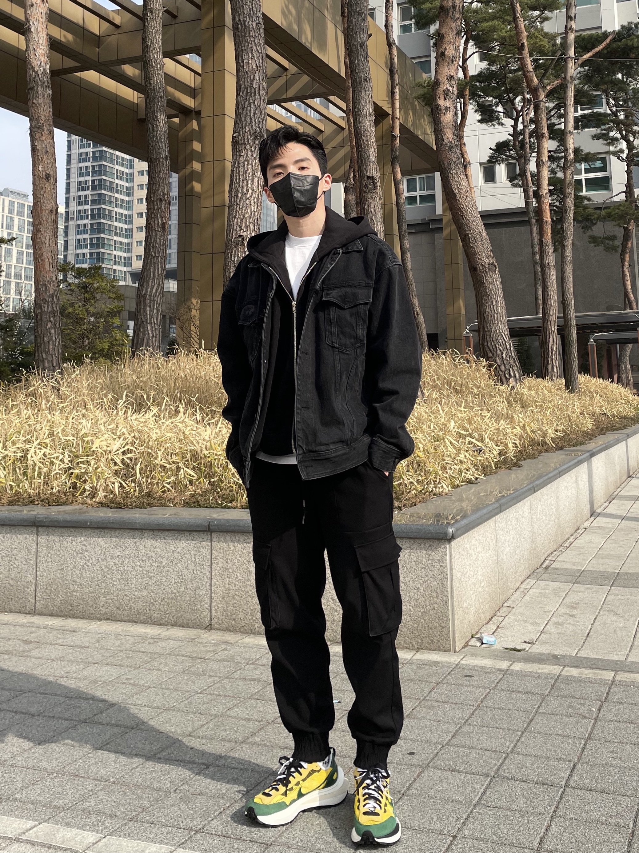 Nike x Sacai VaporWaffle Tour Yellow & Gorge Green Sail 착용 스타일 - 1